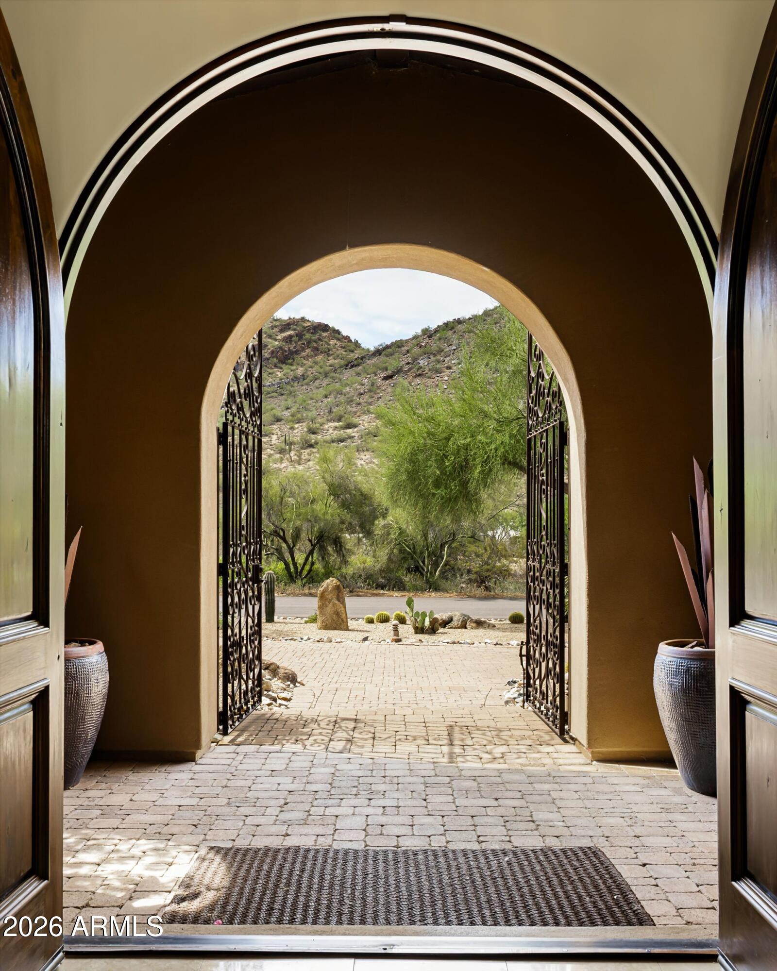 10304 E FOOTHILLS Drive