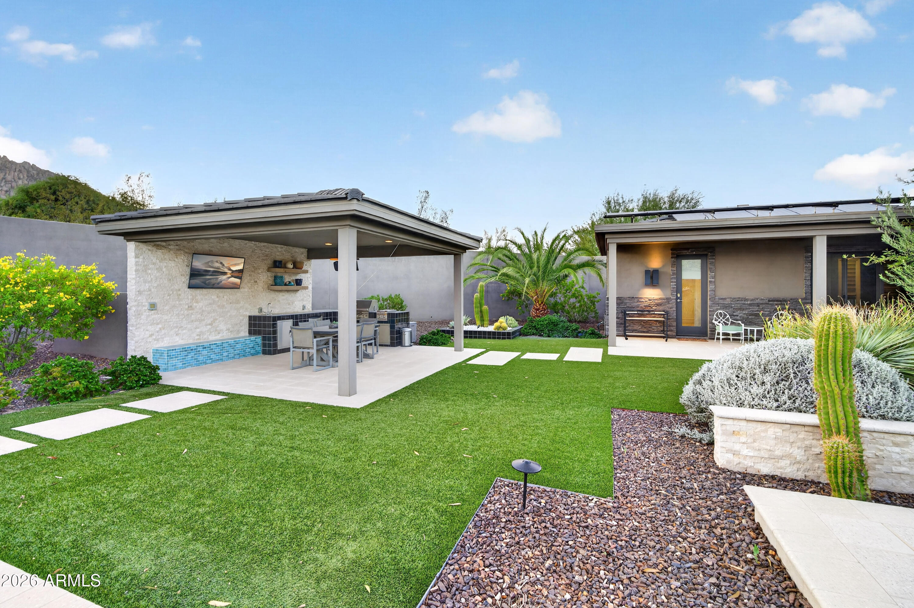 11605 E DESERT HOLLY Drive