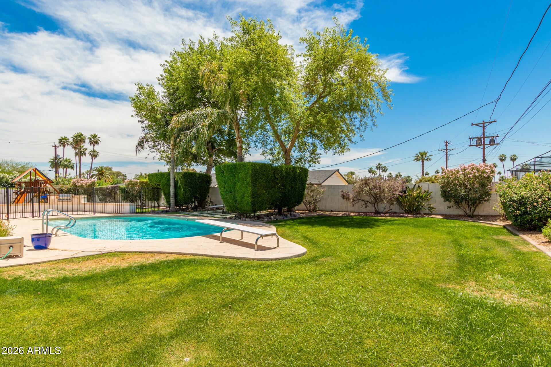 5555 E MONTEROSA Street