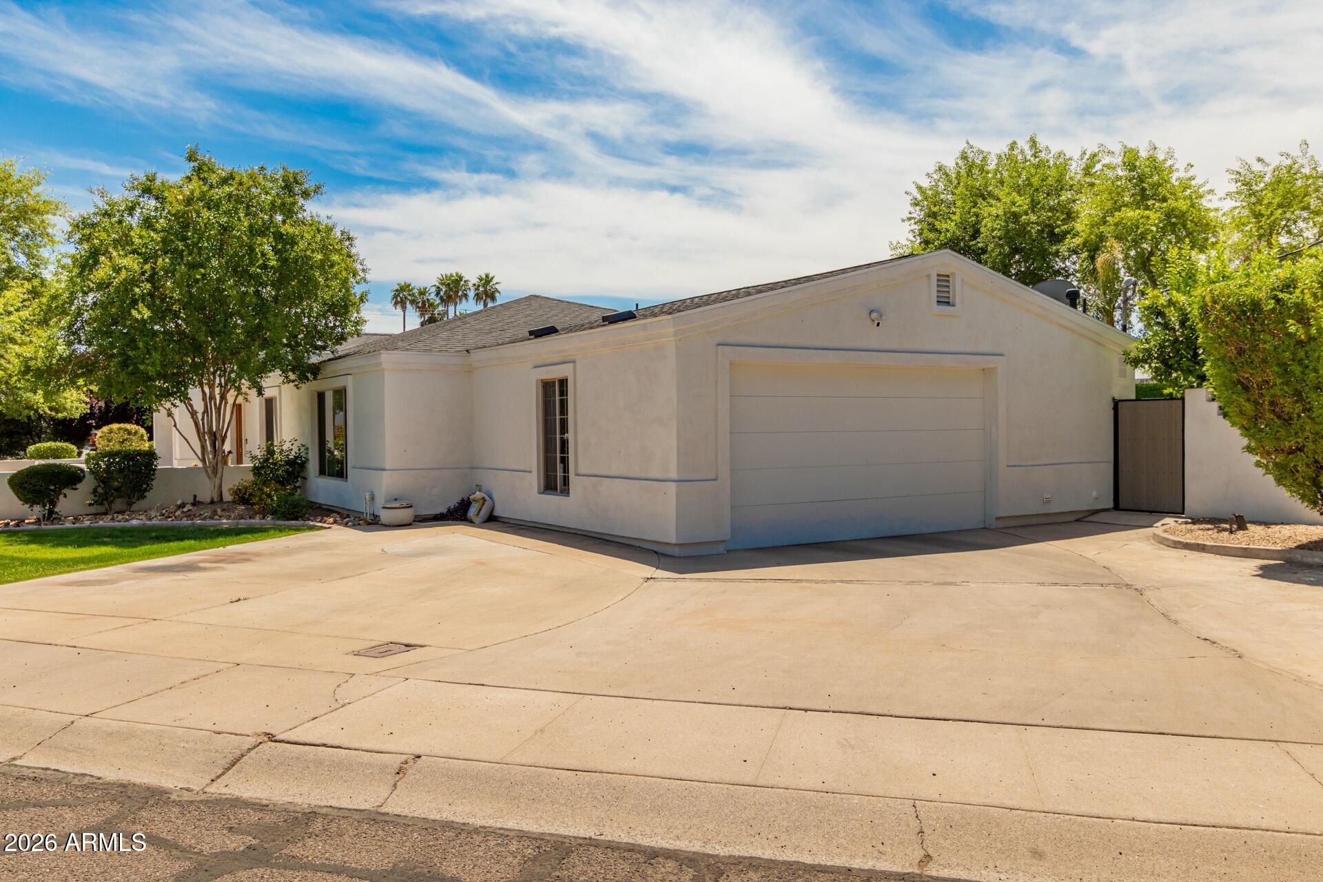 5555 E MONTEROSA Street