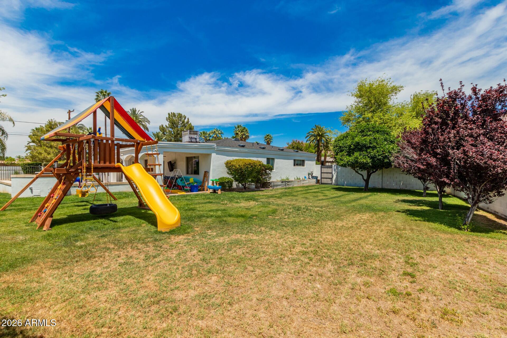 5555 E MONTEROSA Street