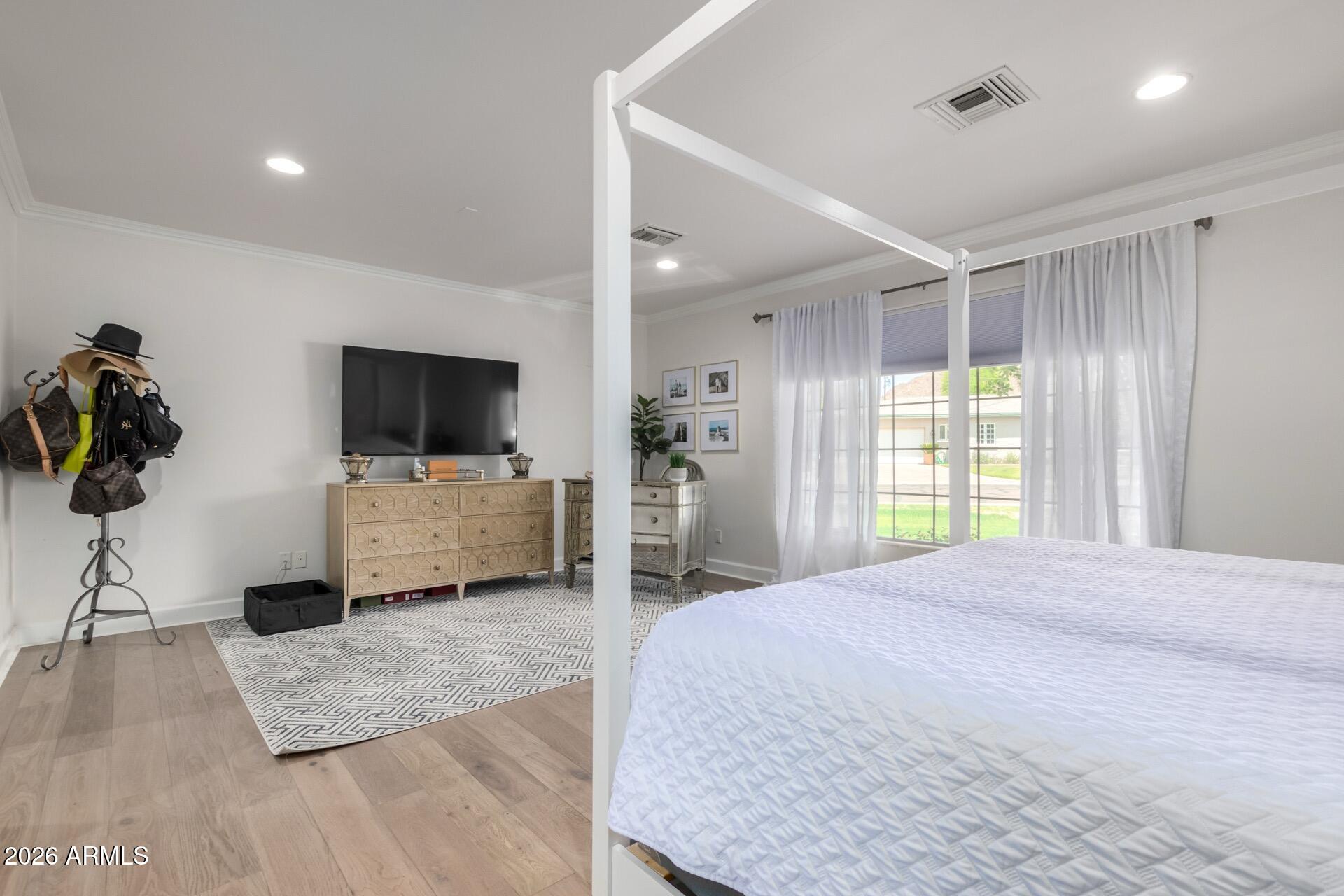 5555 E MONTEROSA Street