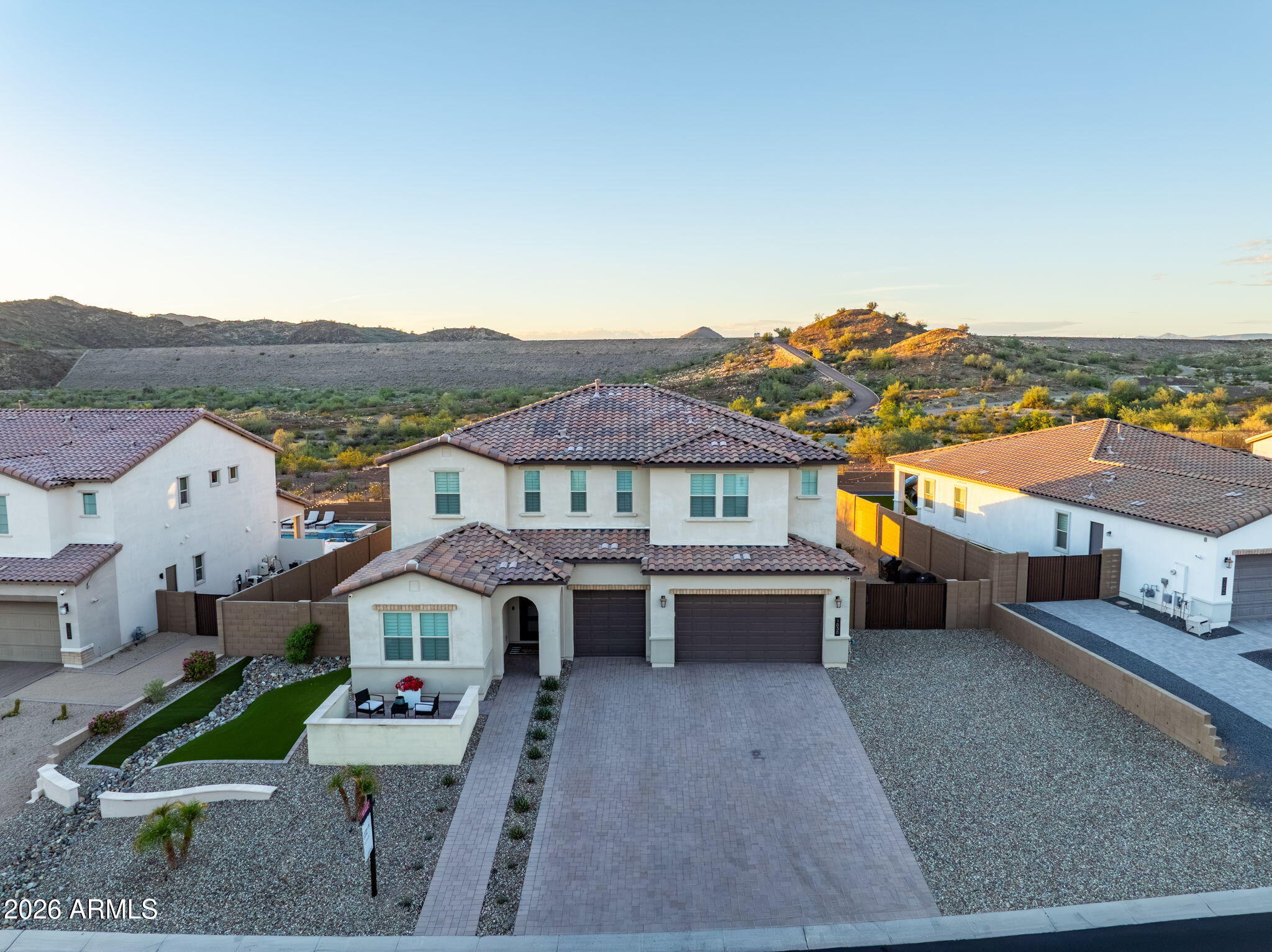 1838 E VILLA LINDA Drive