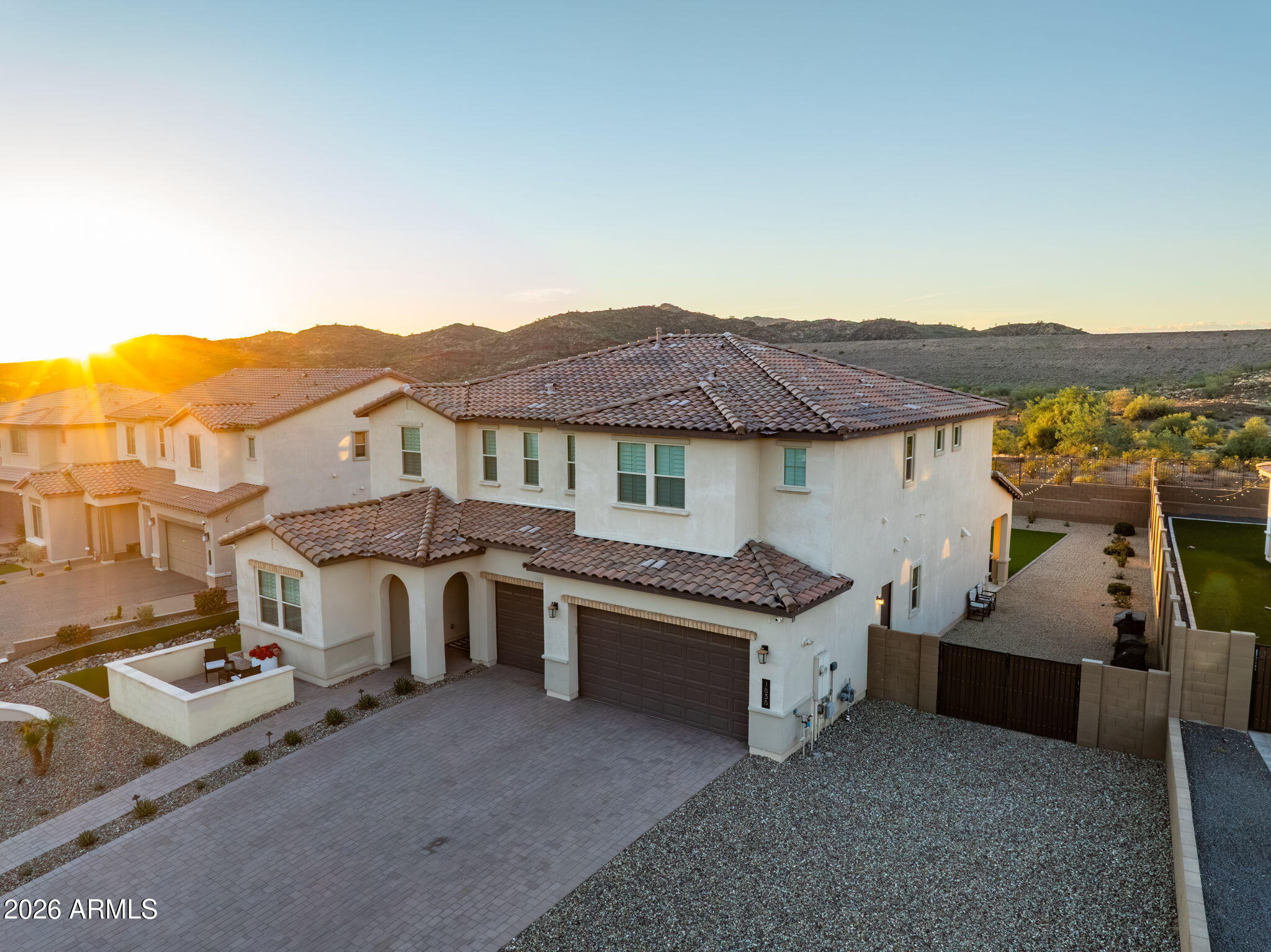 1838 E VILLA LINDA Drive