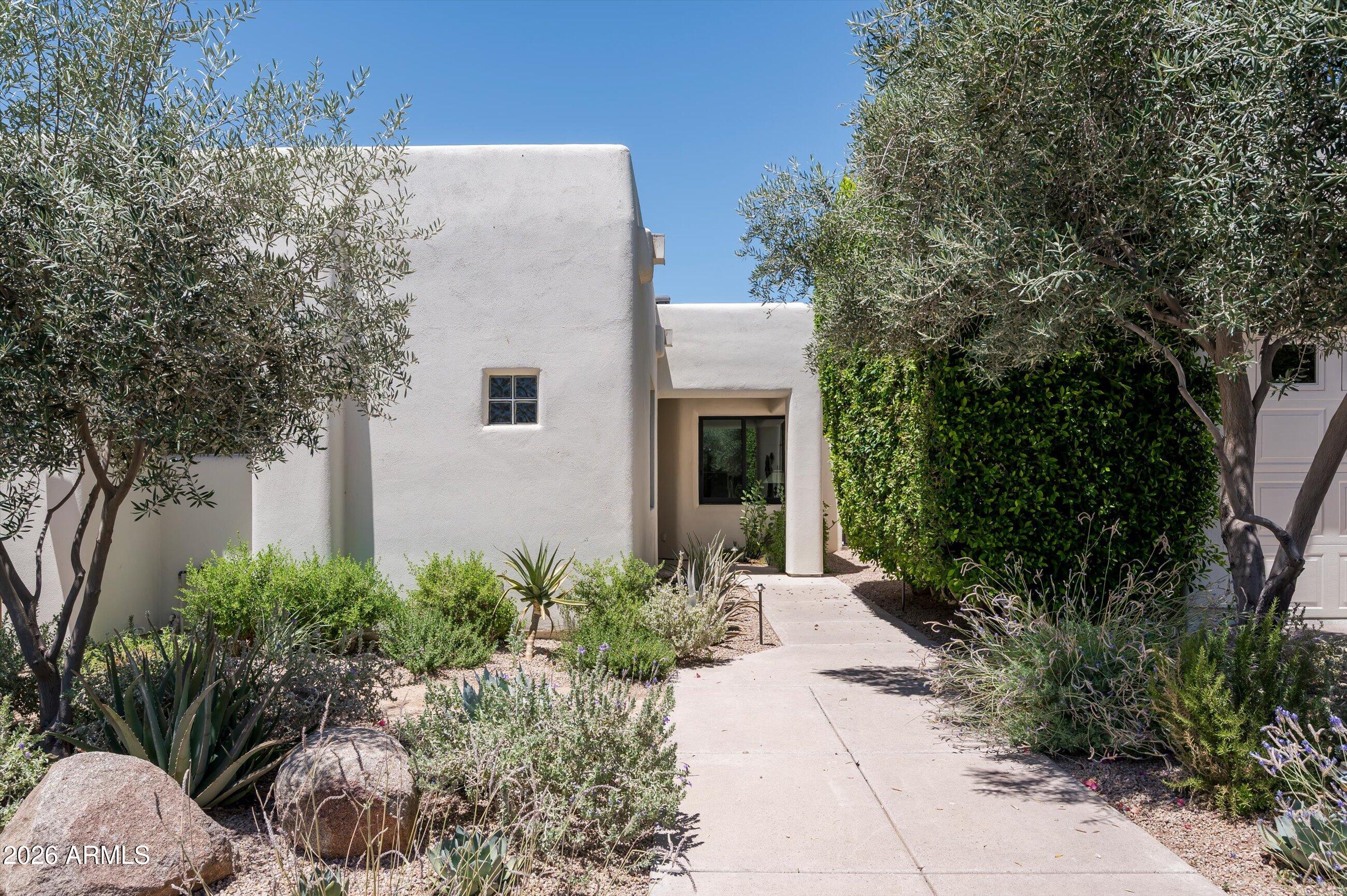 5101 N CASA BLANCA Drive 305