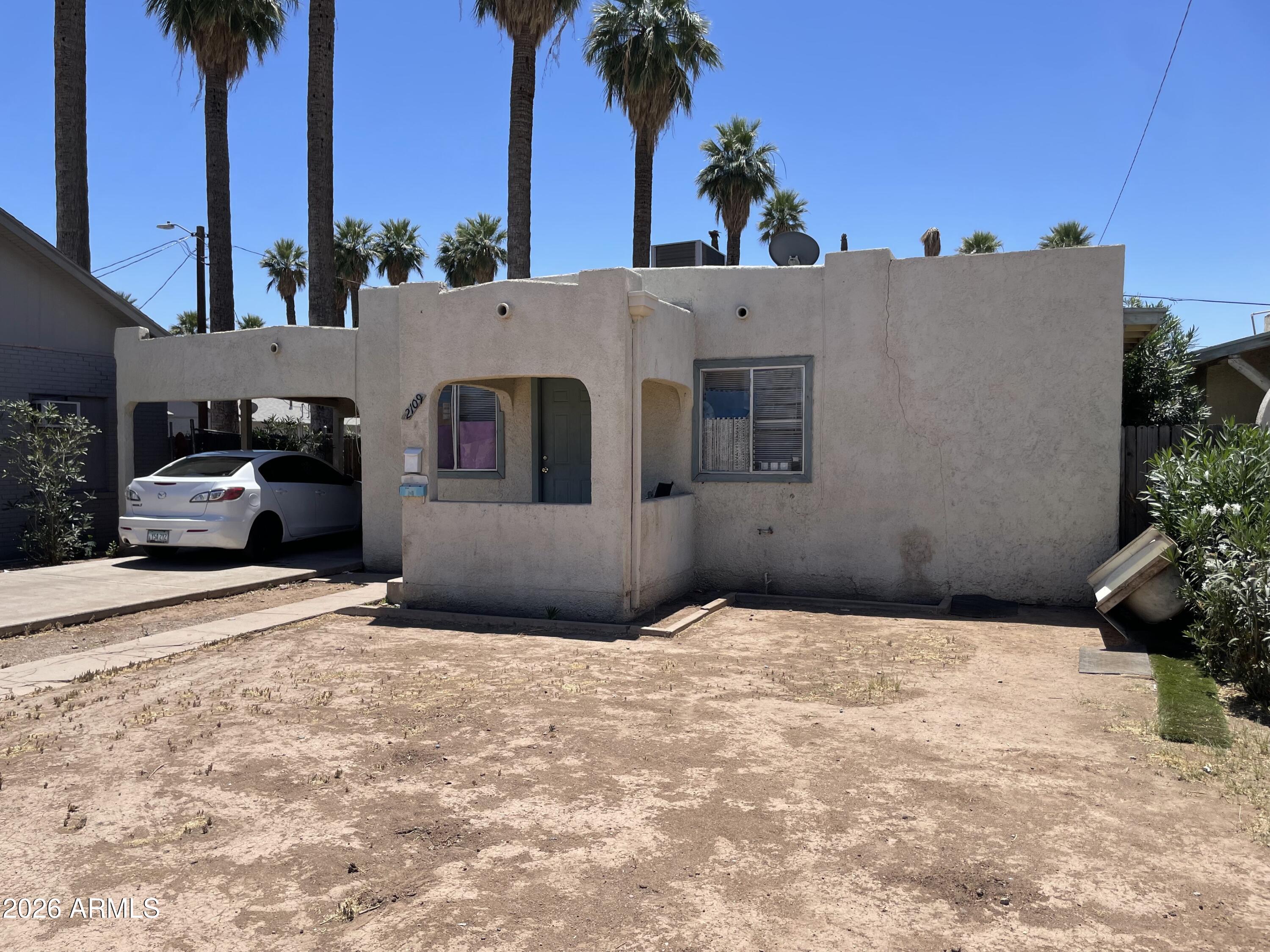 2109 W MONROE Street