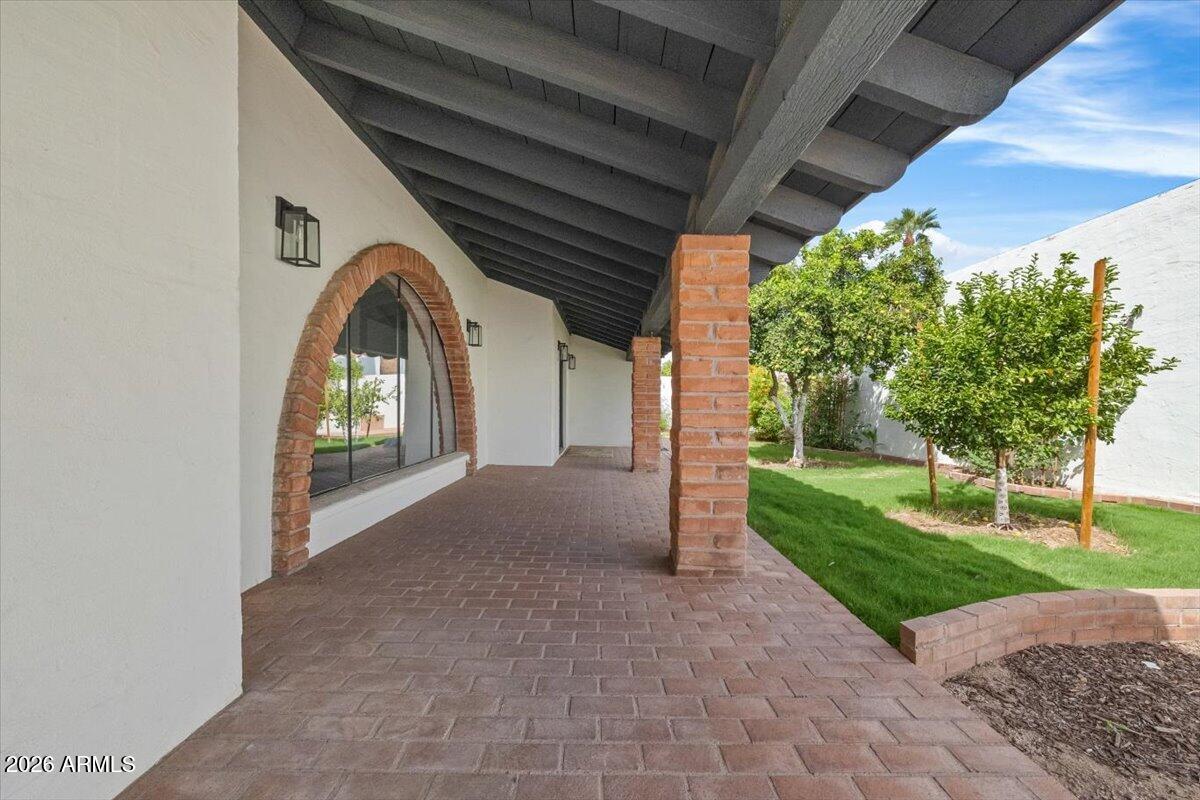 2018 E BALBOA Drive