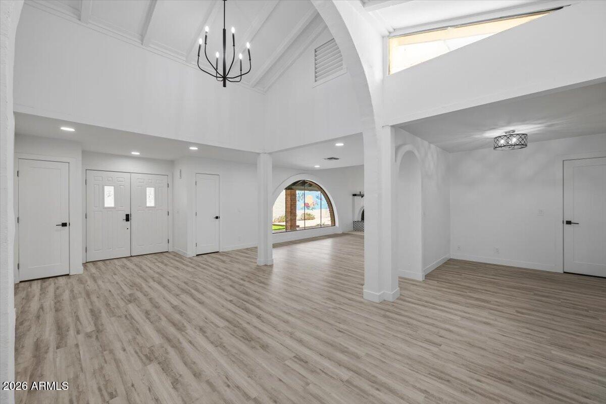 2018 E BALBOA Drive