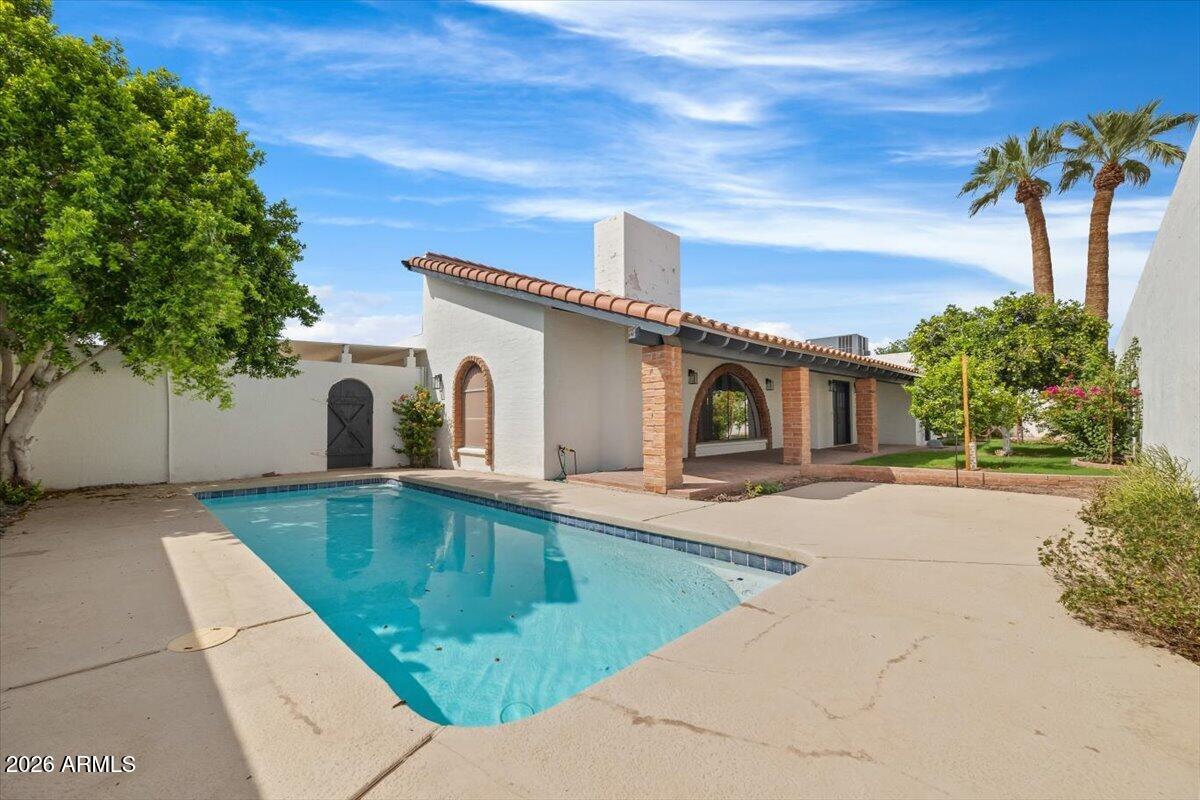 2018 E BALBOA Drive