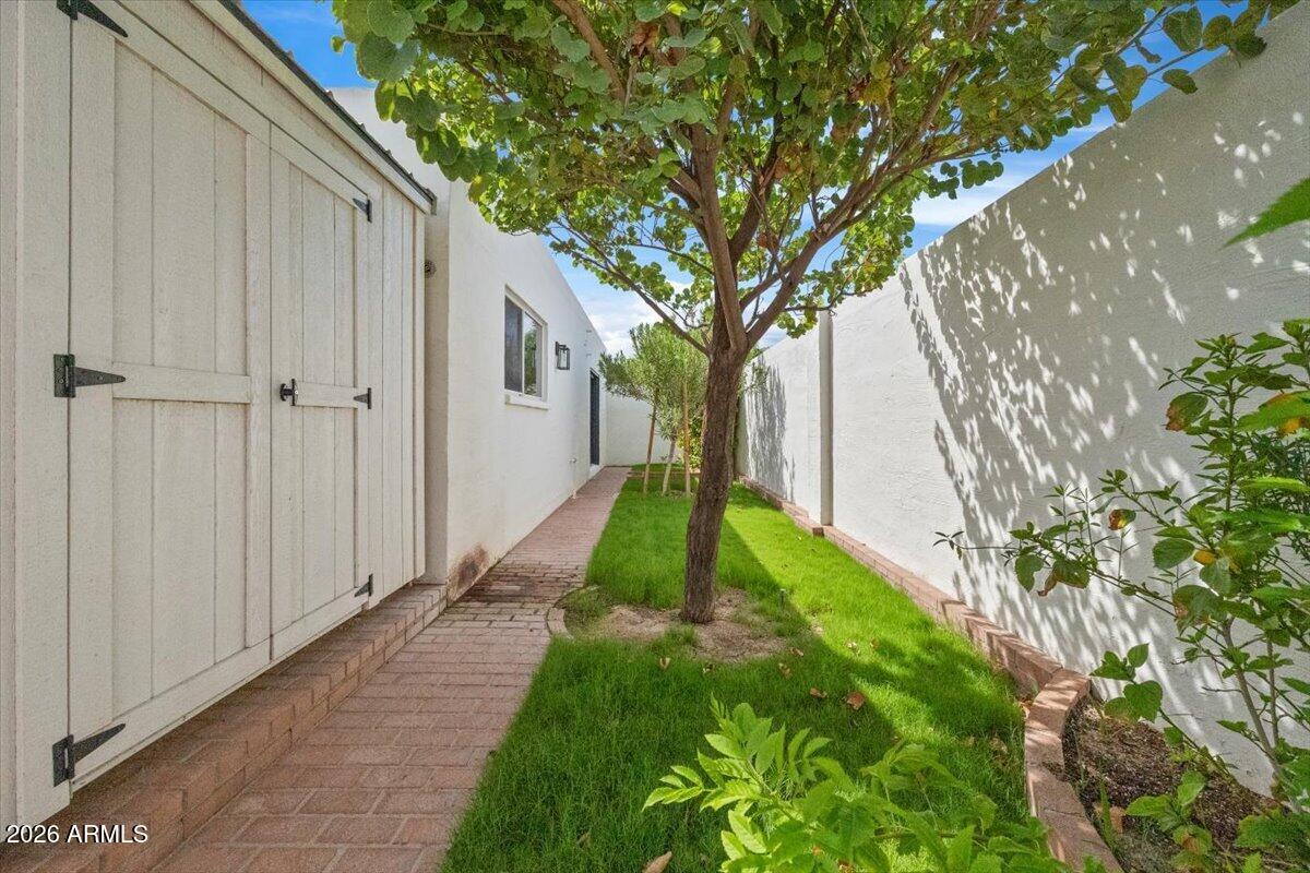 2018 E BALBOA Drive