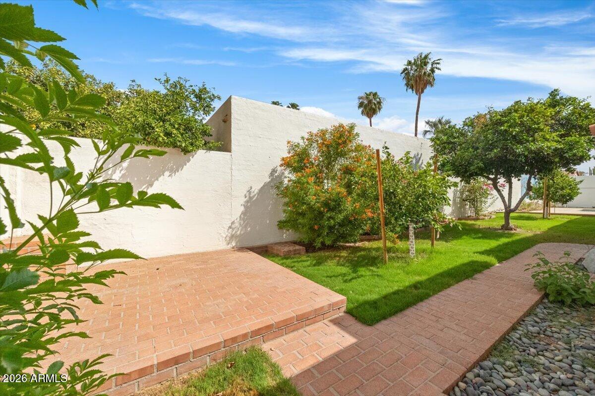 2018 E BALBOA Drive