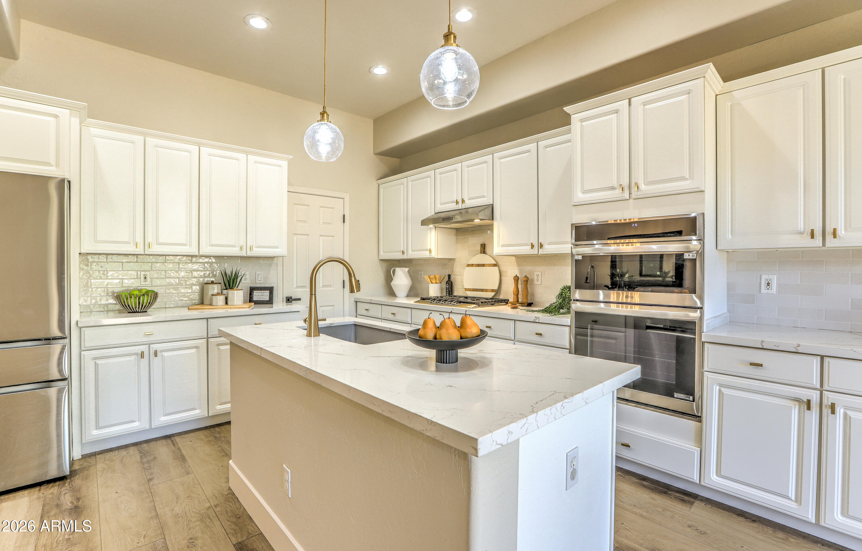 15240 N CLUBGATE Drive 111