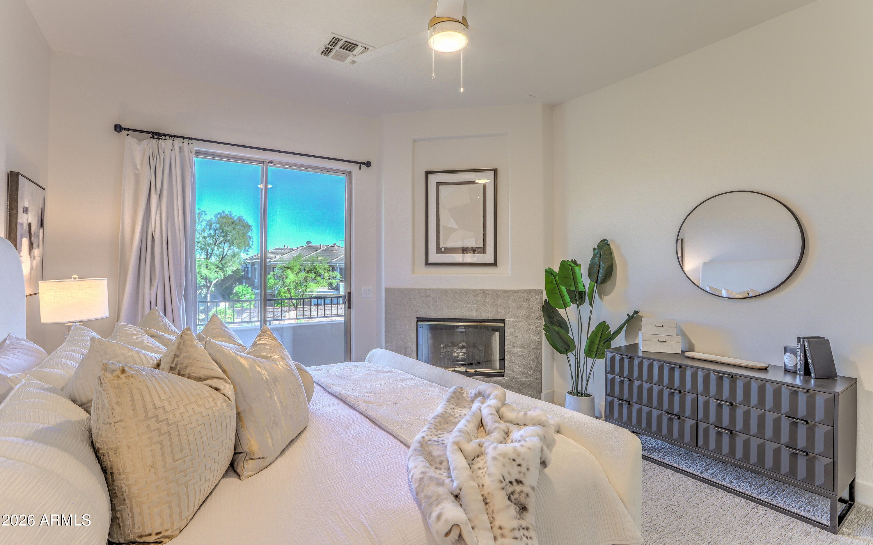 15240 N CLUBGATE Drive 111