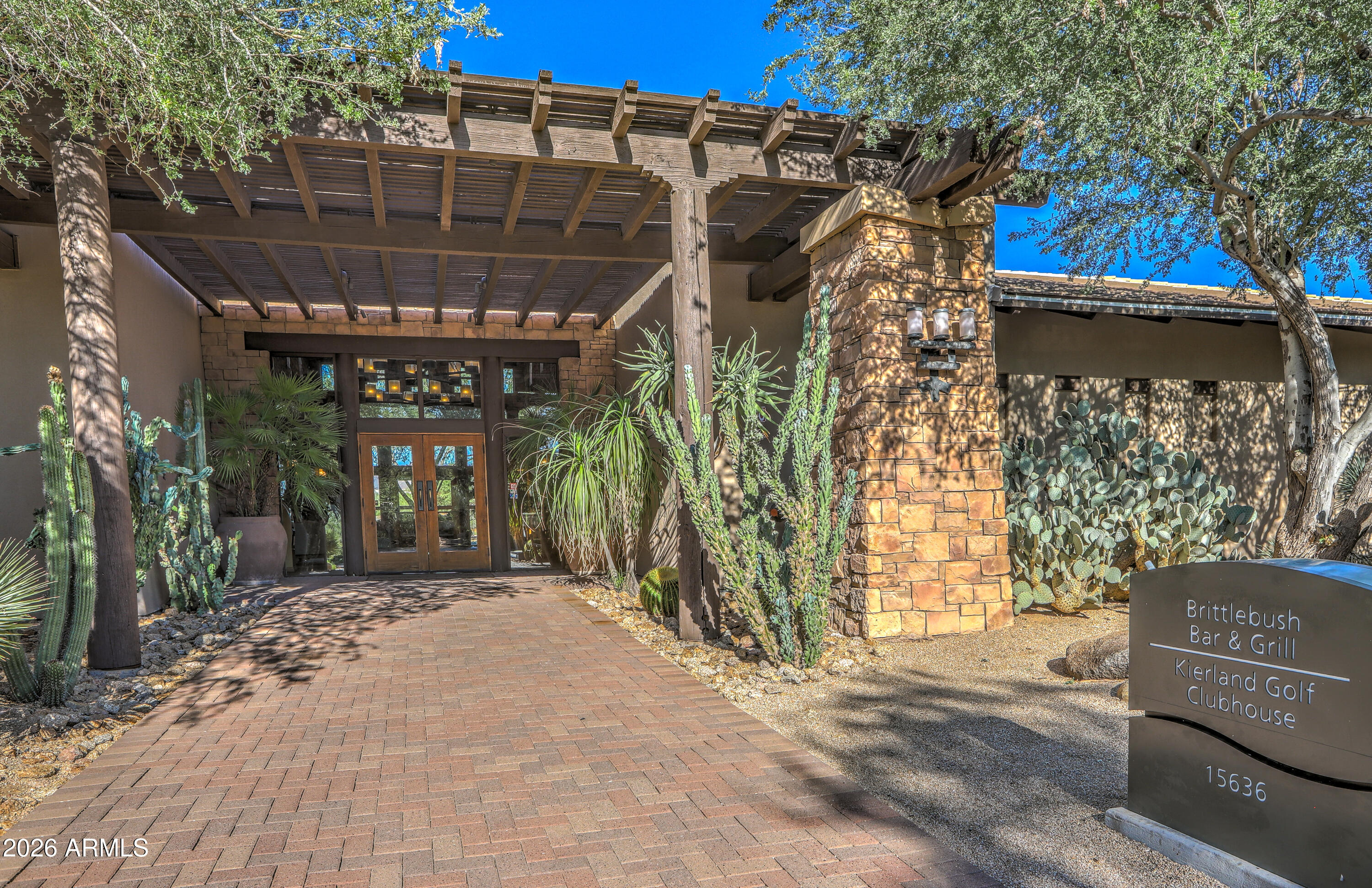 15240 N CLUBGATE Drive 111