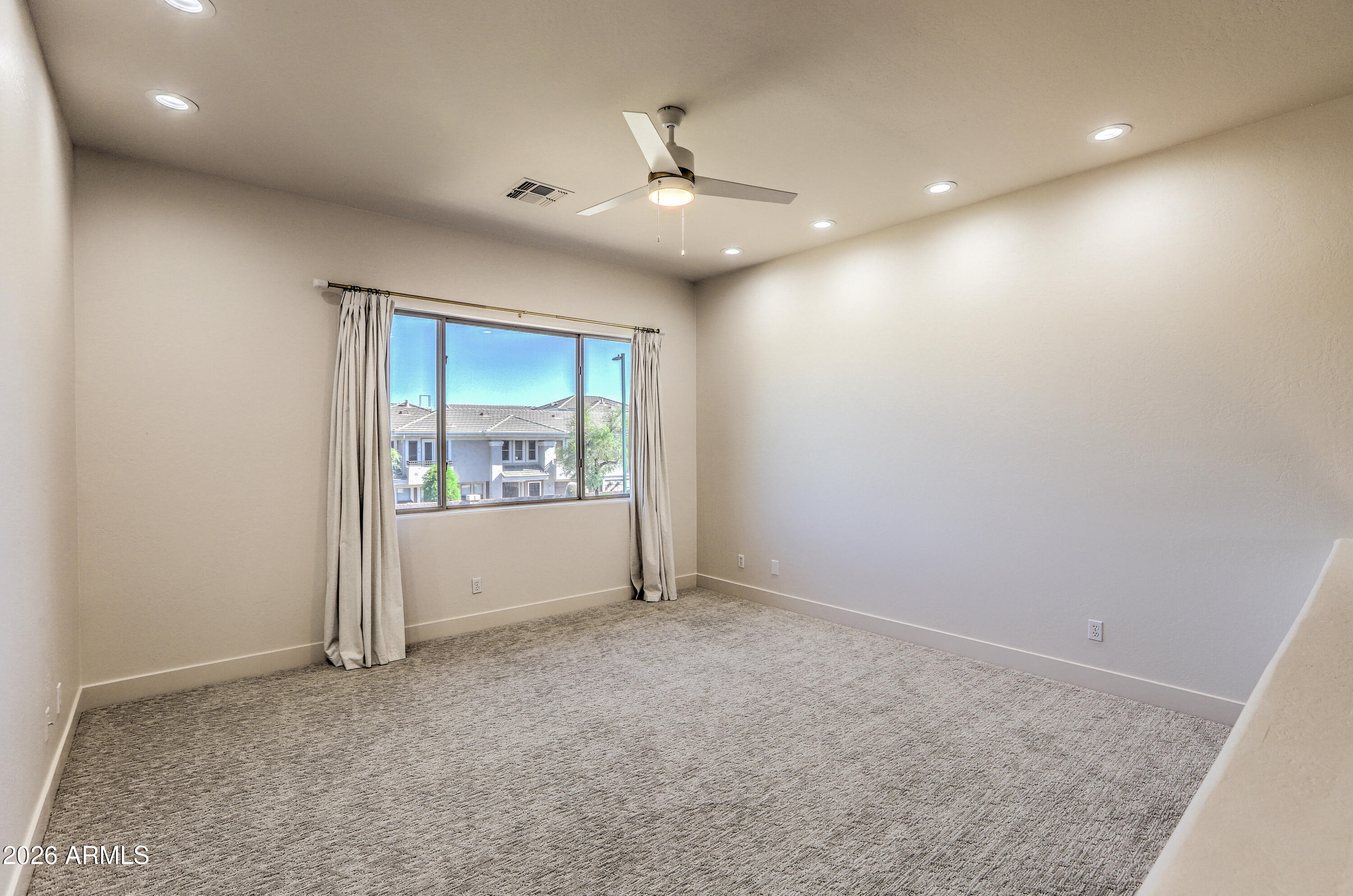15240 N CLUBGATE Drive 111