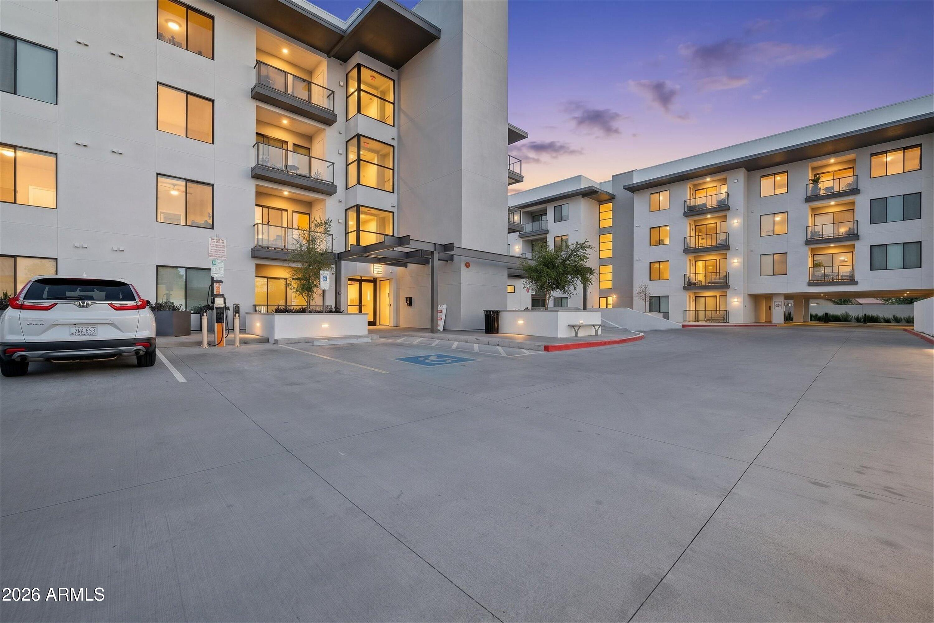7300 E EARLL Drive 4015