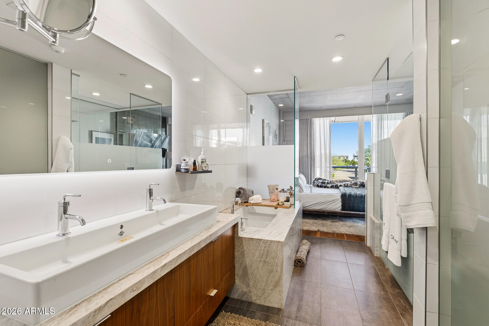 5455 E LINCOLN Drive 1014