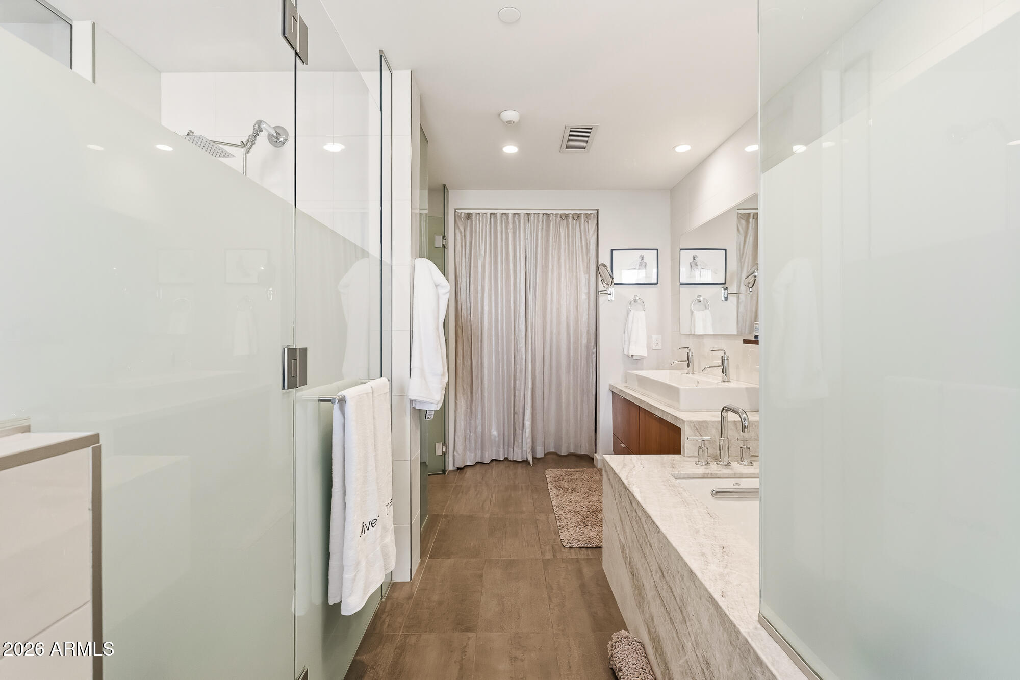 5455 E LINCOLN Drive 1014
