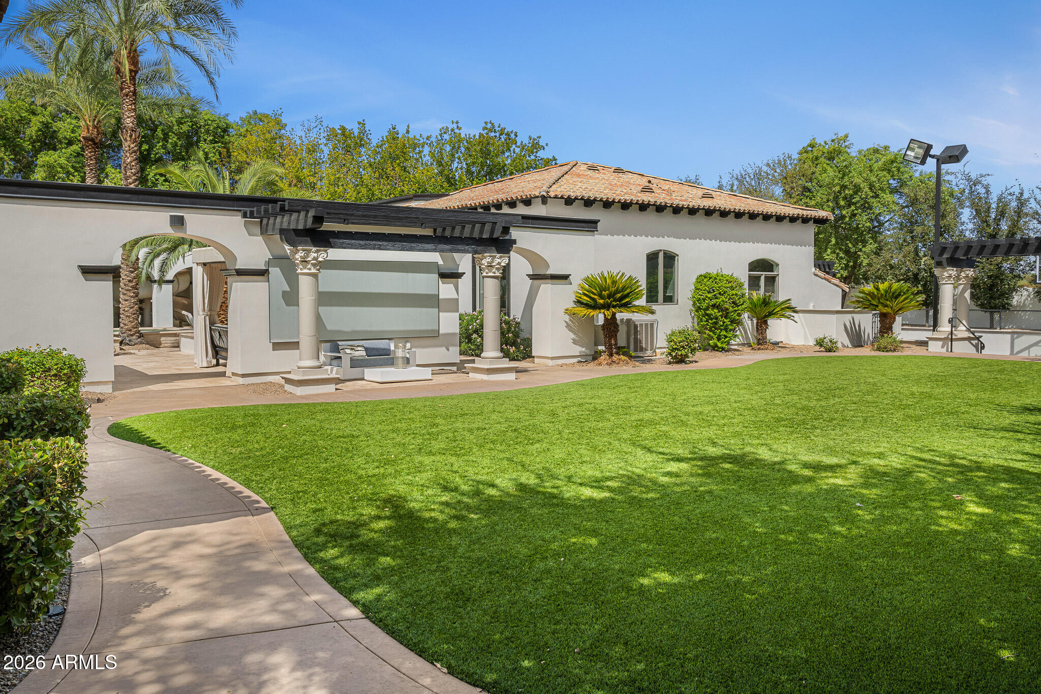 6307 N MOCKINGBIRD Lane