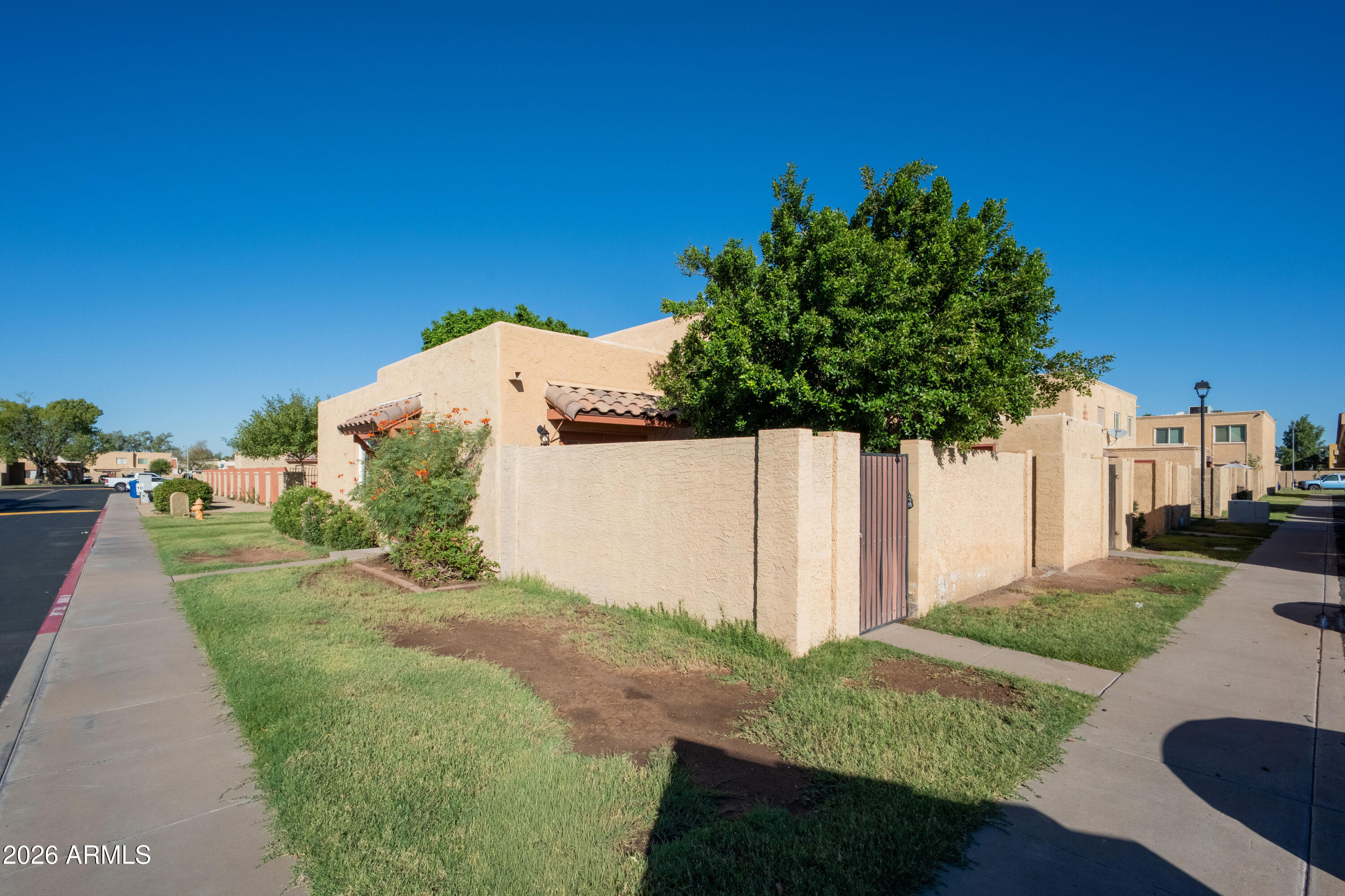 948 S Alma School Road 136