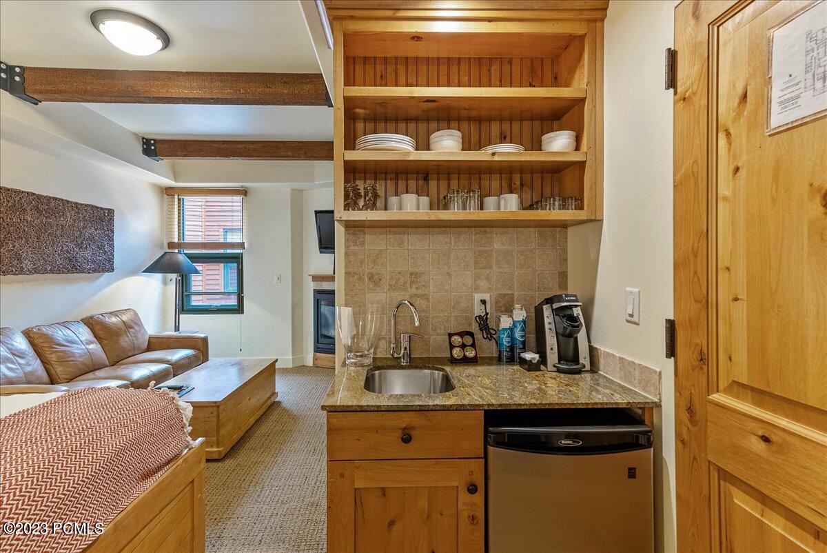1456 Newpark Boulevard, 422