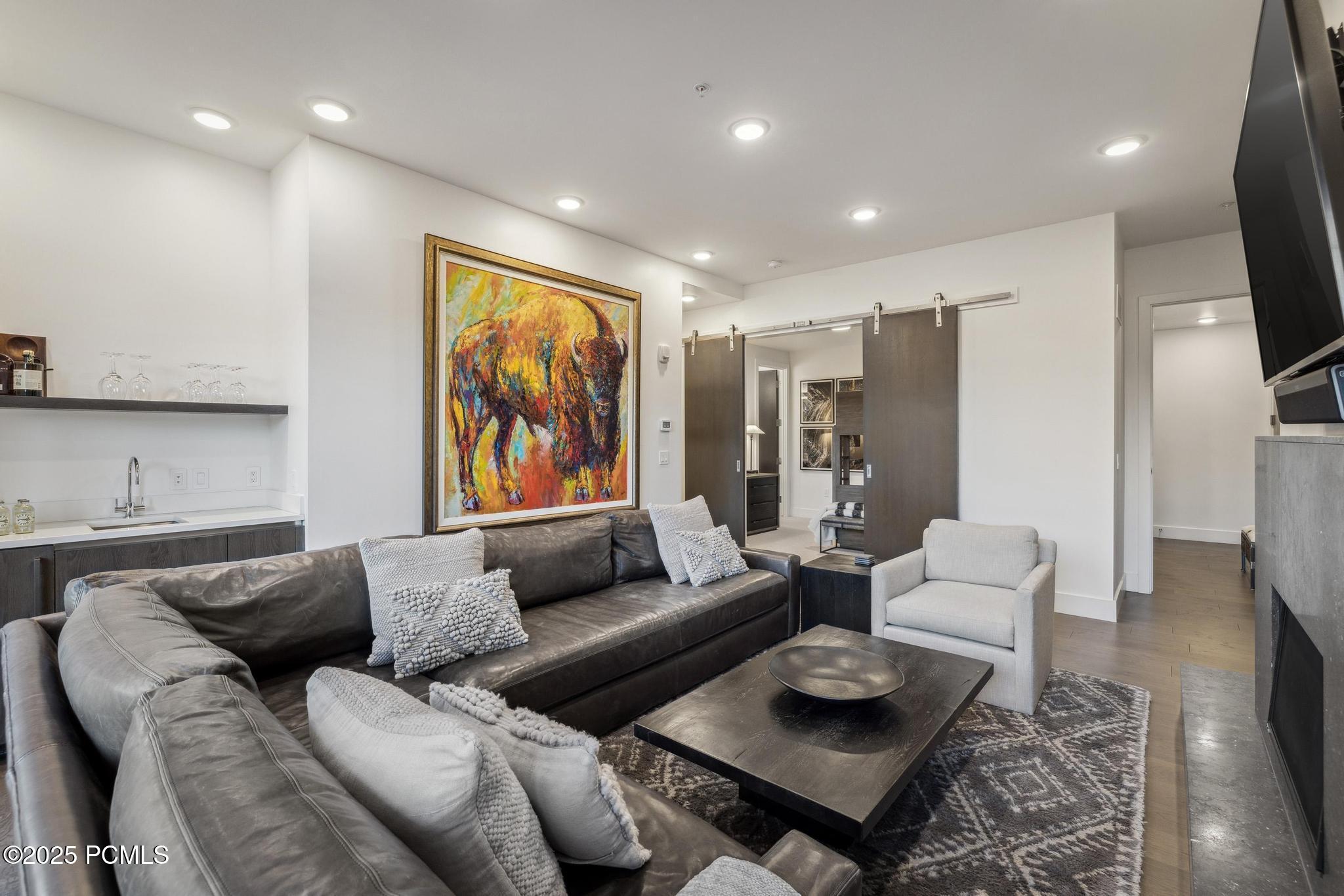 2752 W High Mountain Road, 203