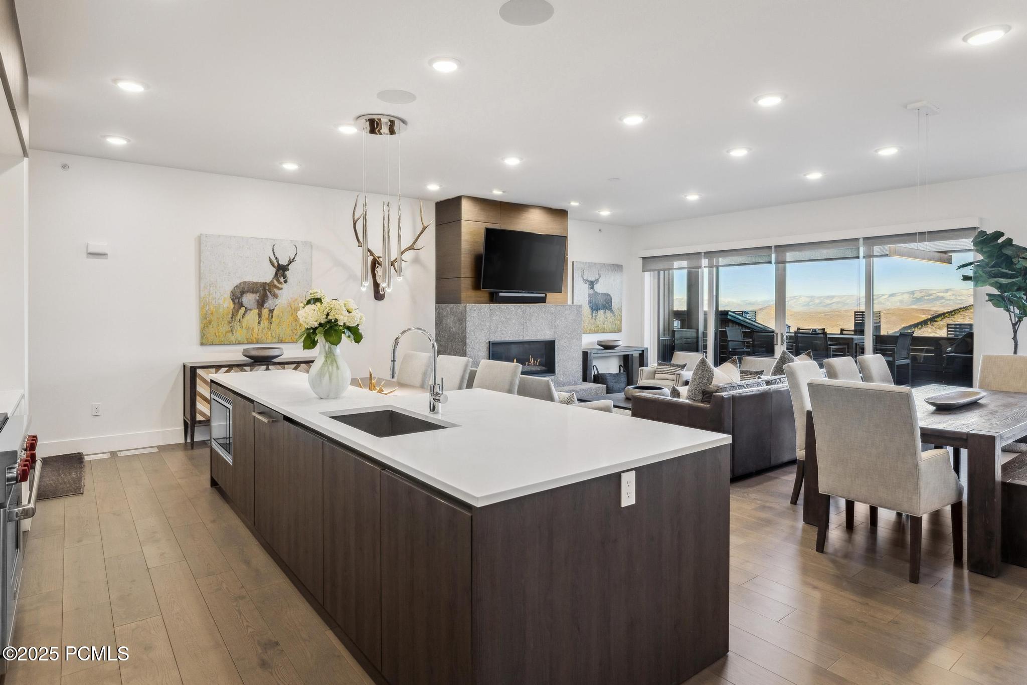 2752 W High Mountain Road, 203