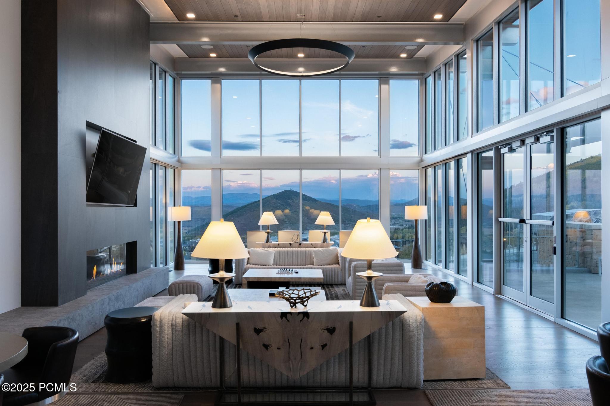 2752 W High Mountain Road, 203