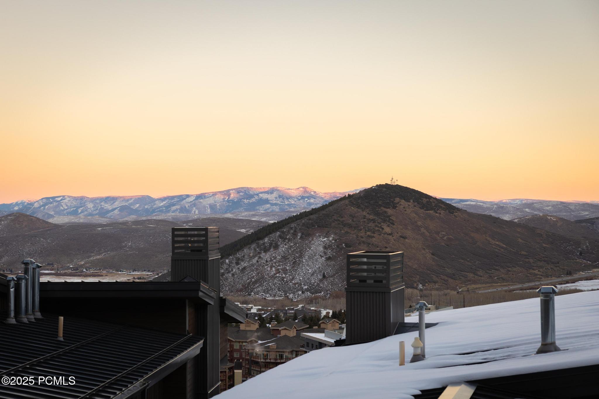 2752 W High Mountain Road, 203