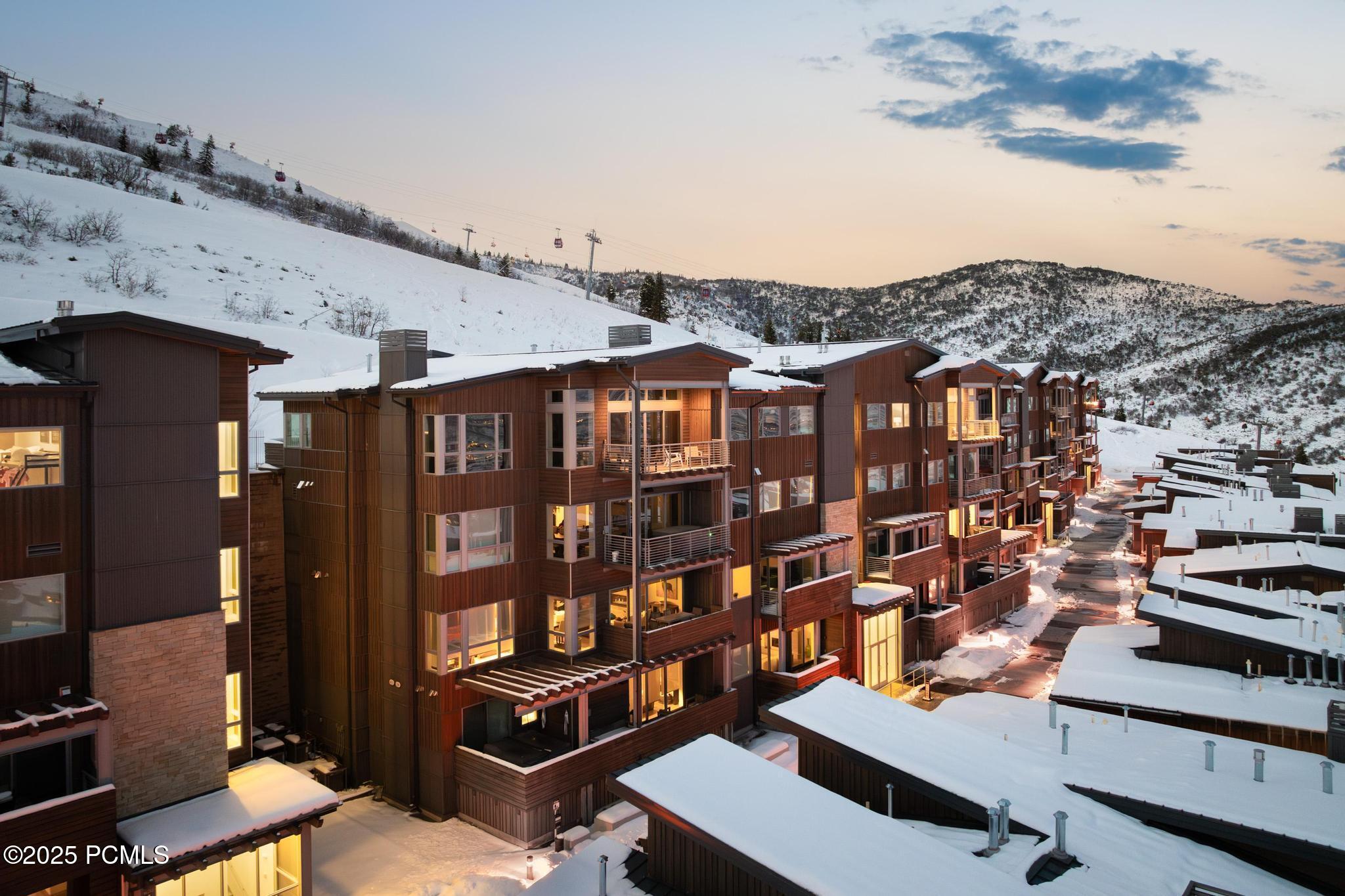 2752 W High Mountain Road, 203
