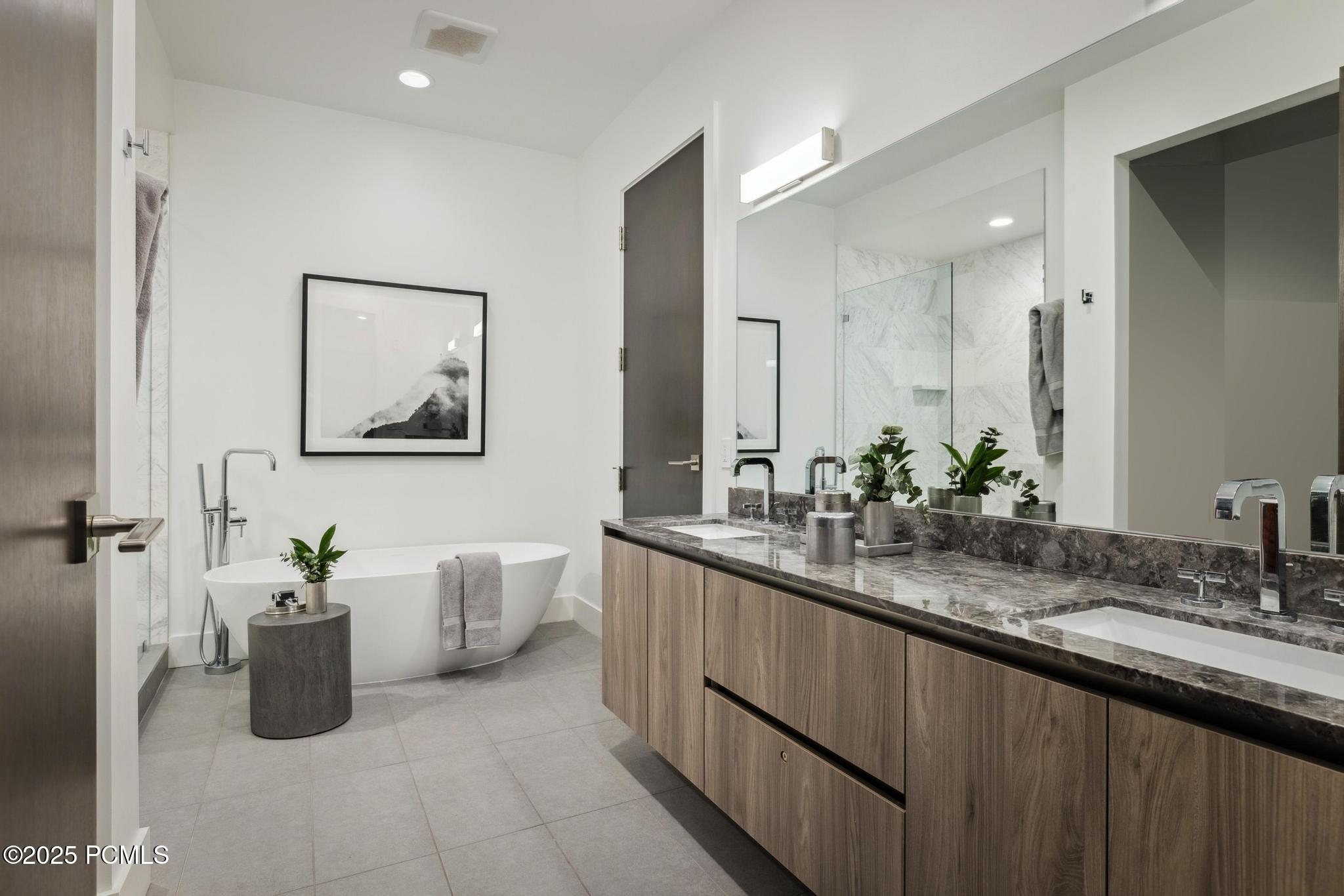 2752 W High Mountain Road, 203
