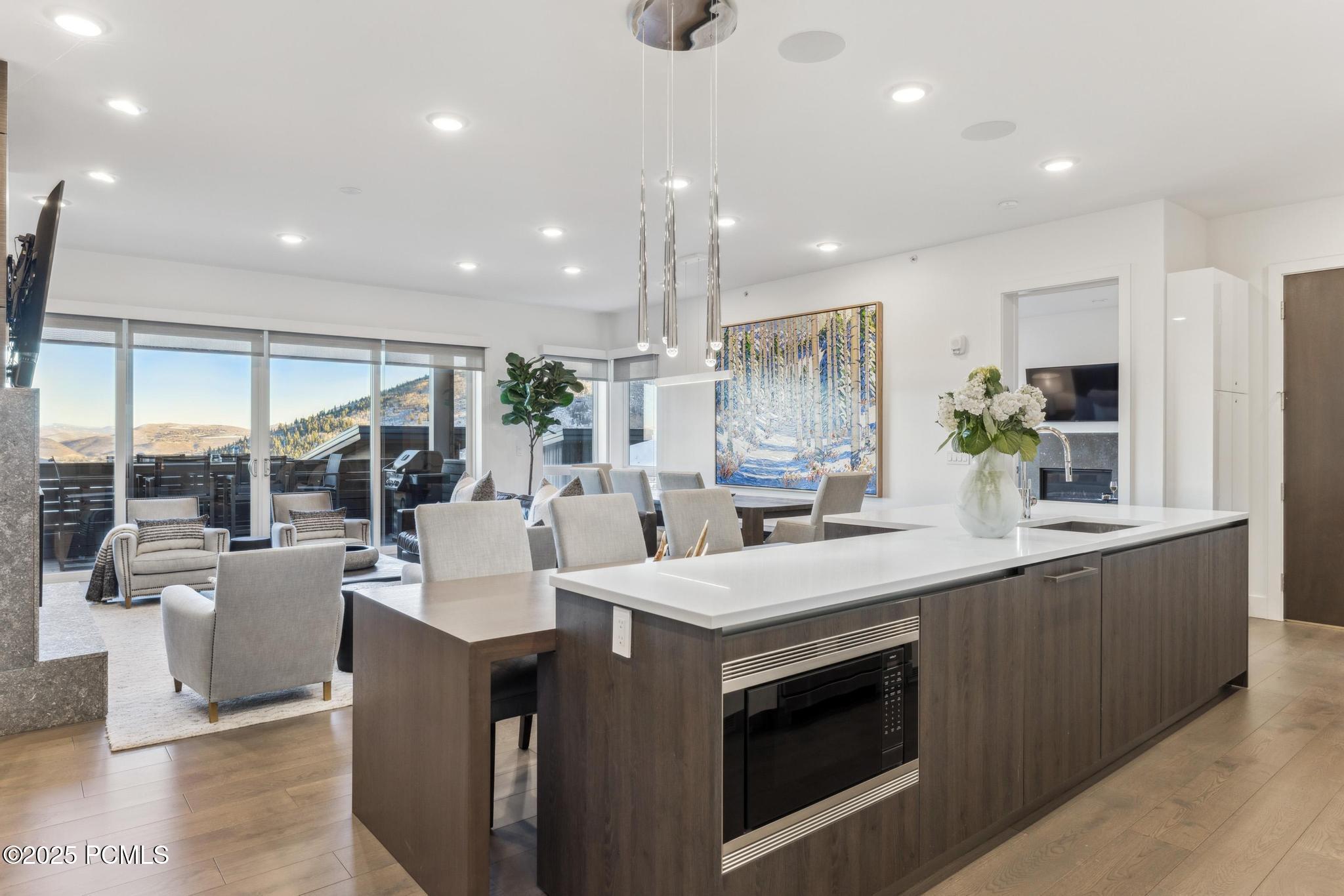 2752 W High Mountain Road, 203