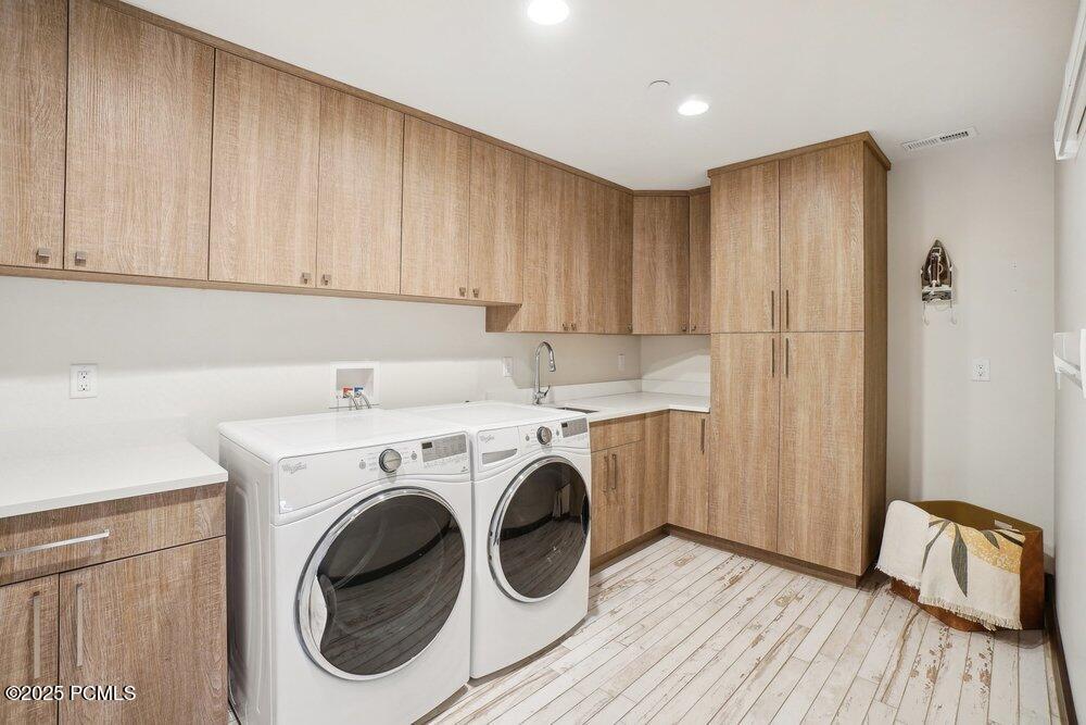 10725 N Hideout Trail