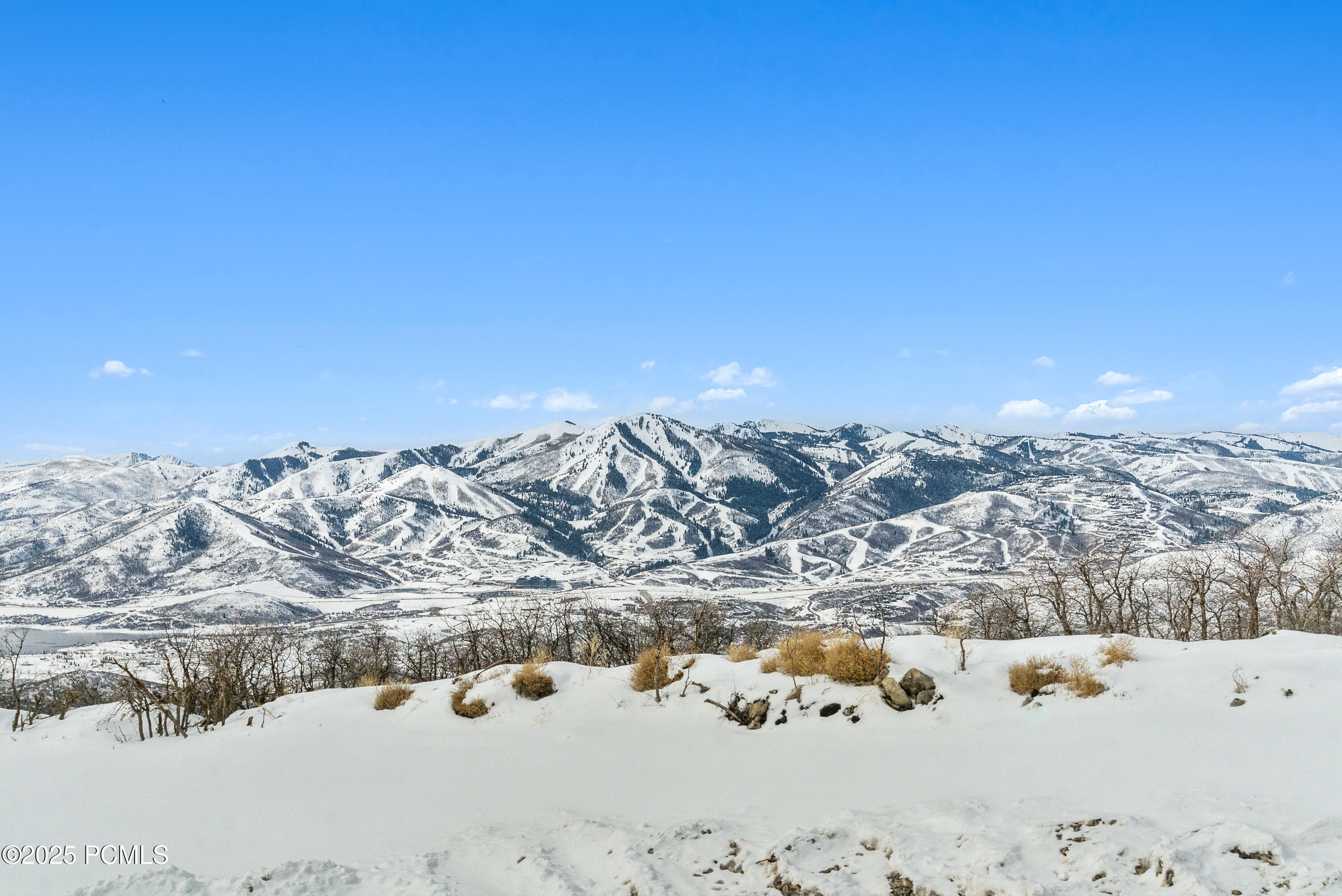 1816 E Peak View Drive
