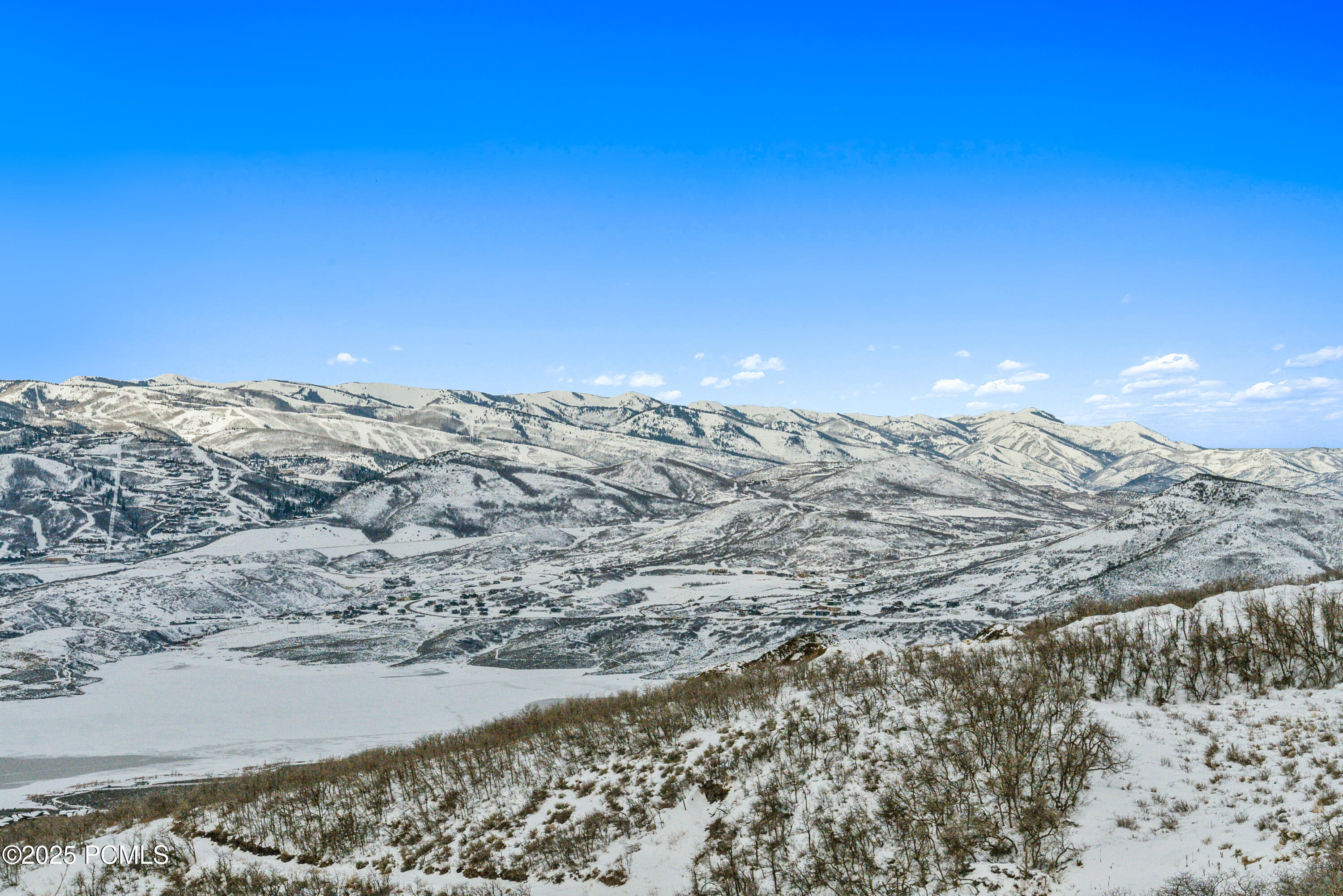 1911 E Peak View Drive