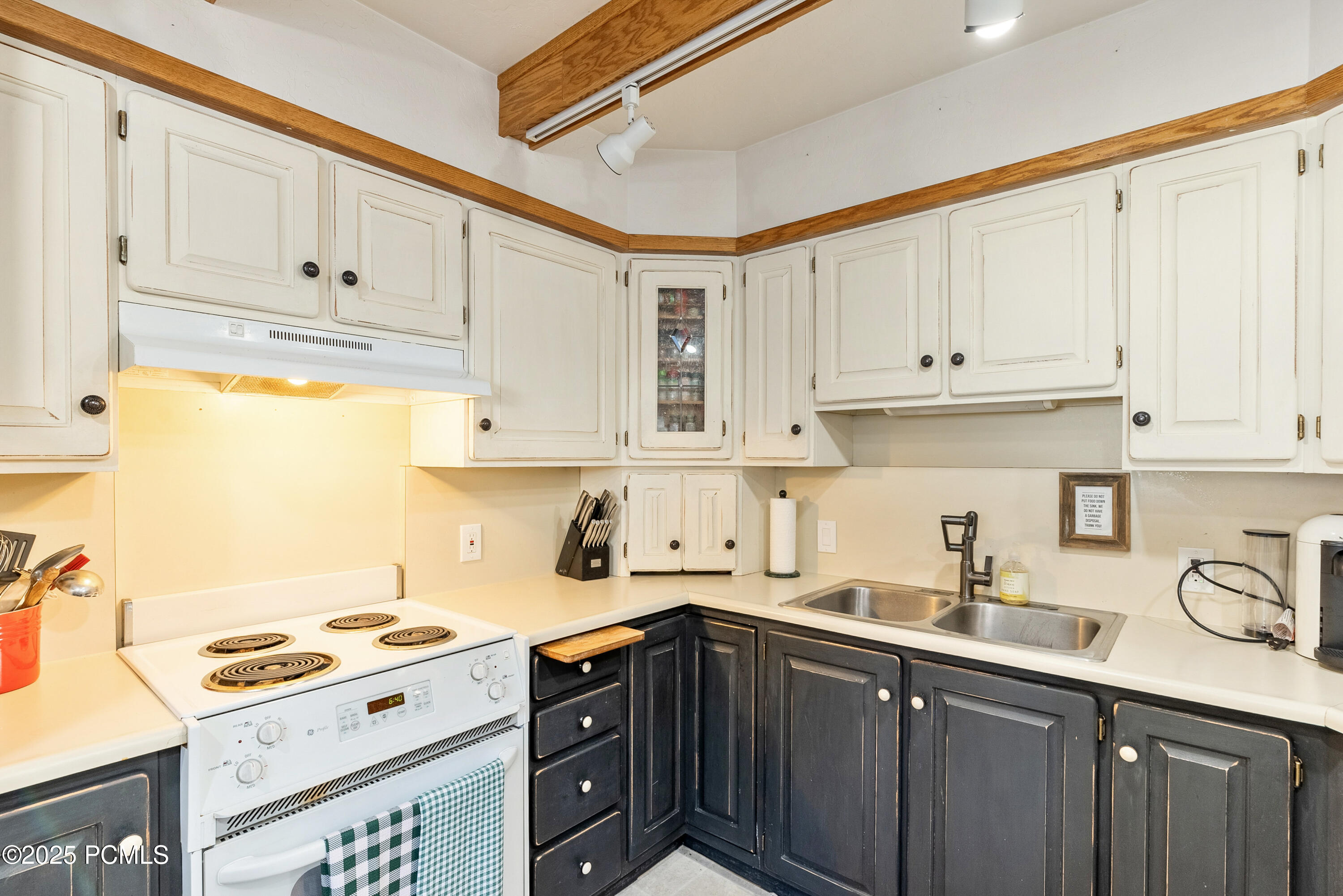 2480 W Snake Creek Road