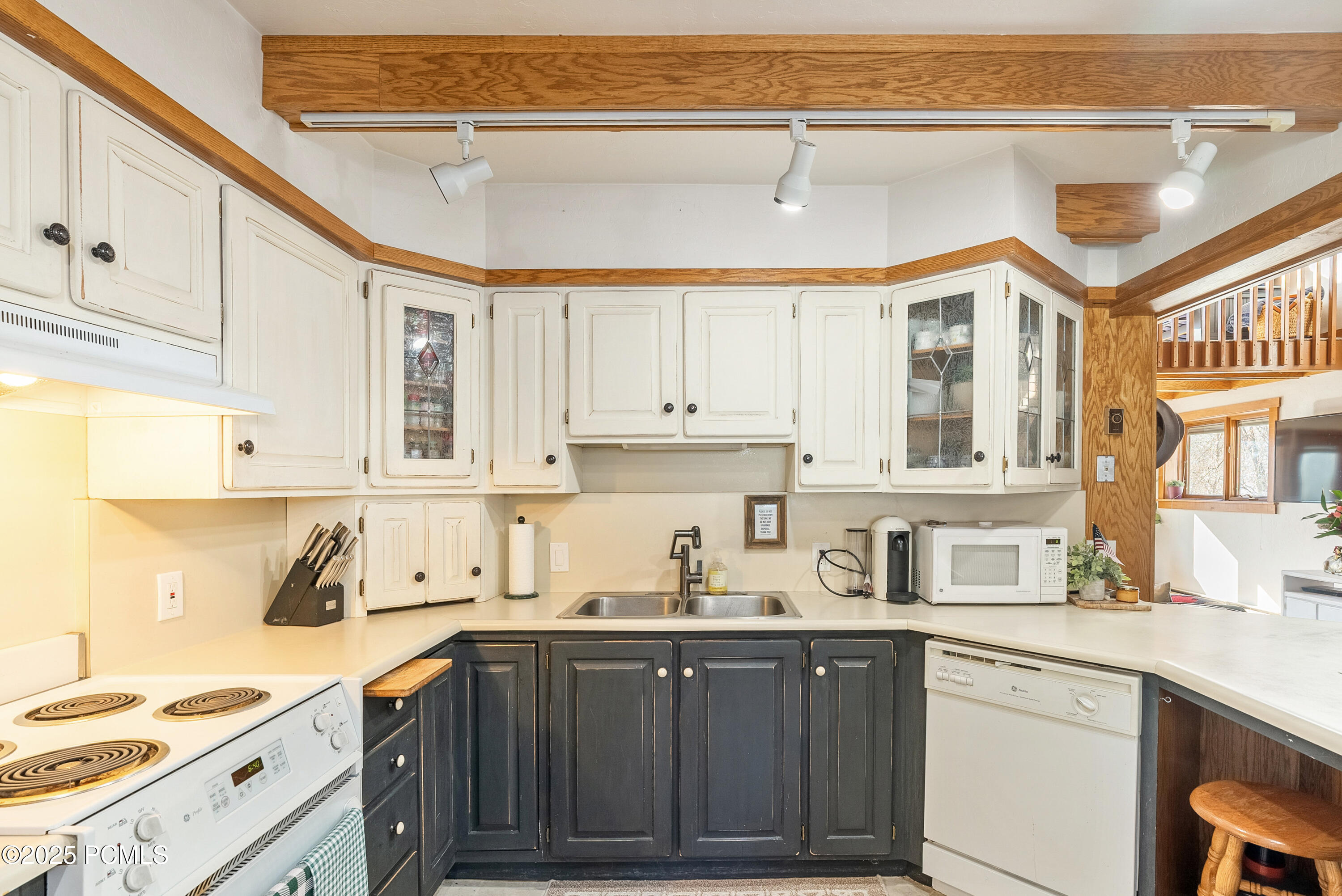 2480 W Snake Creek Road
