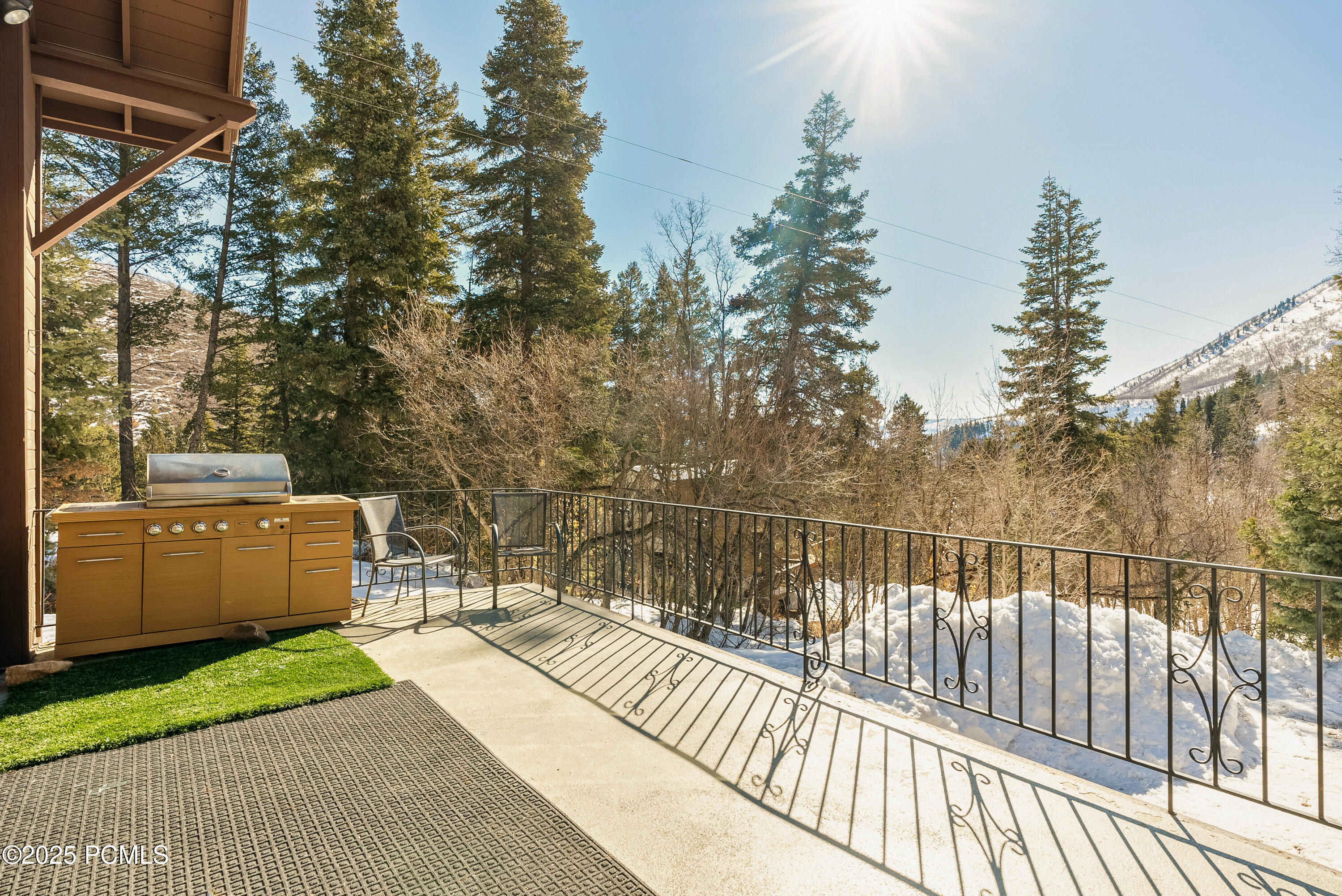 2480 W Snake Creek Road