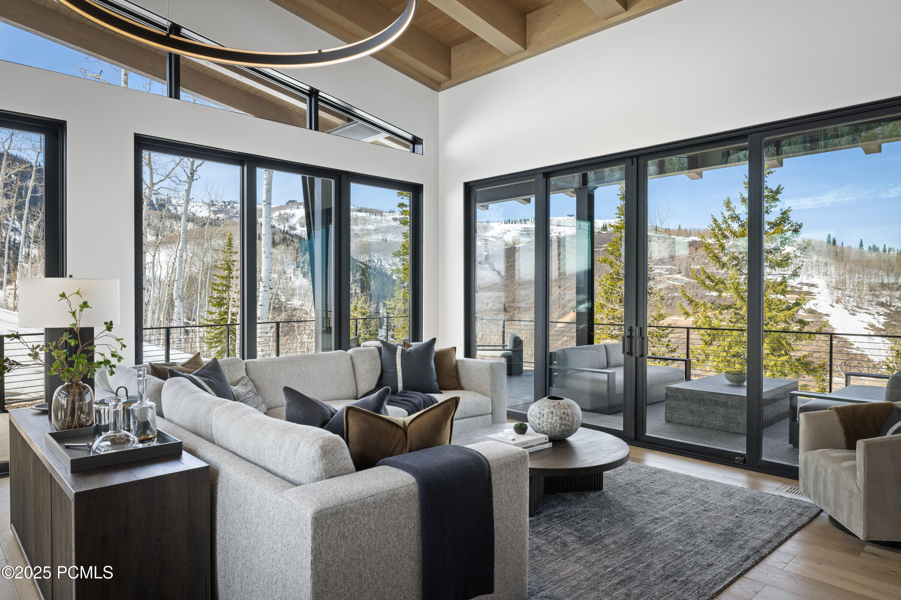 8903 Moonshadow Court