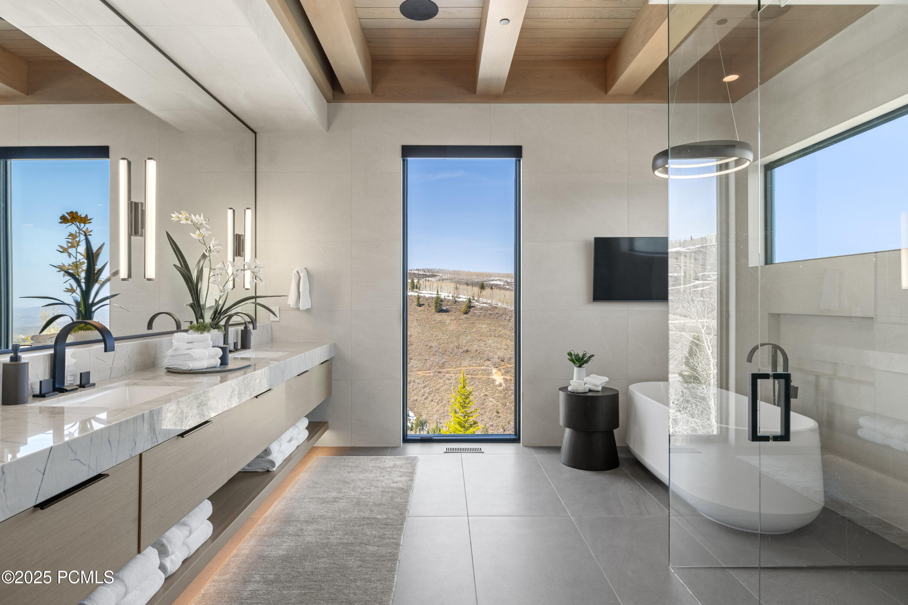 8903 Moonshadow Court