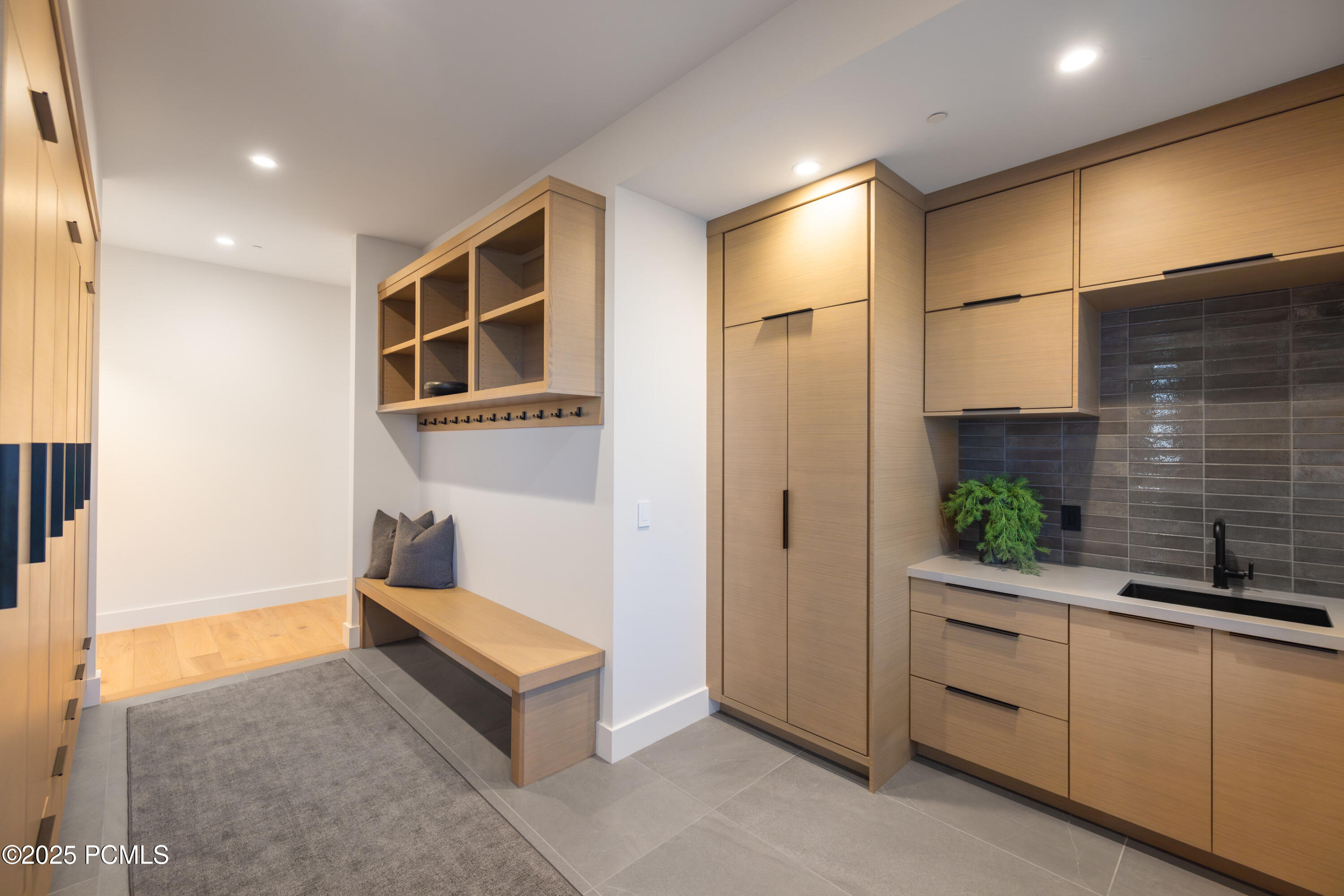 8903 Moonshadow Court