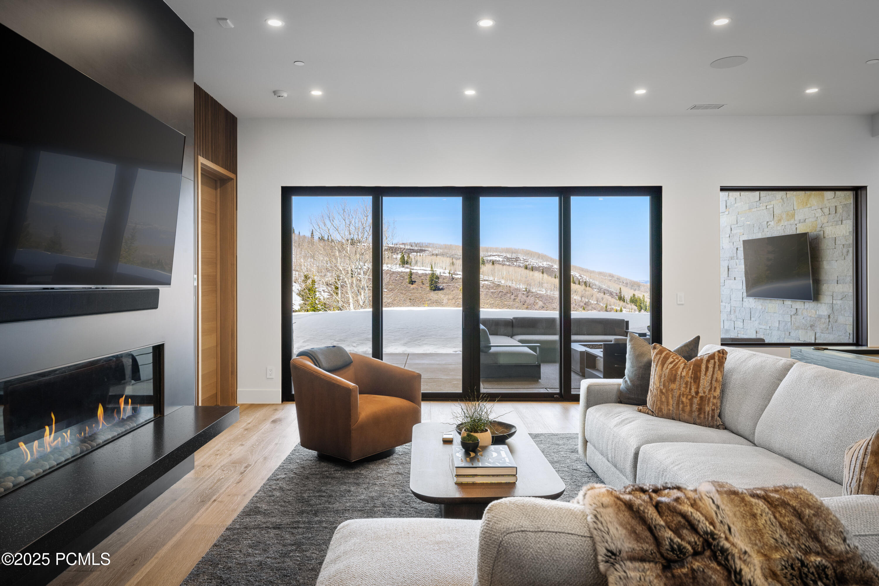 8903 Moonshadow Court