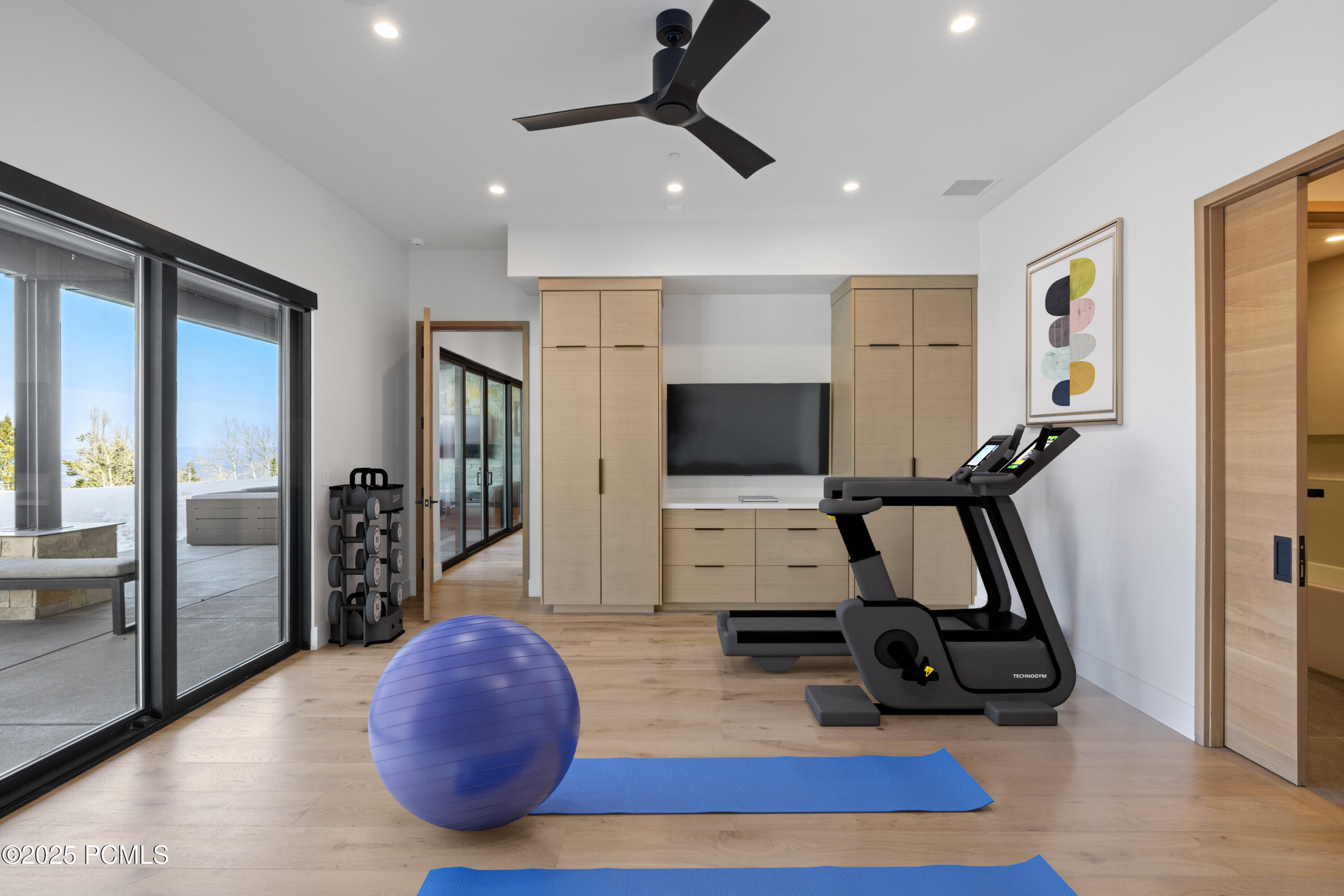 8903 Moonshadow Court