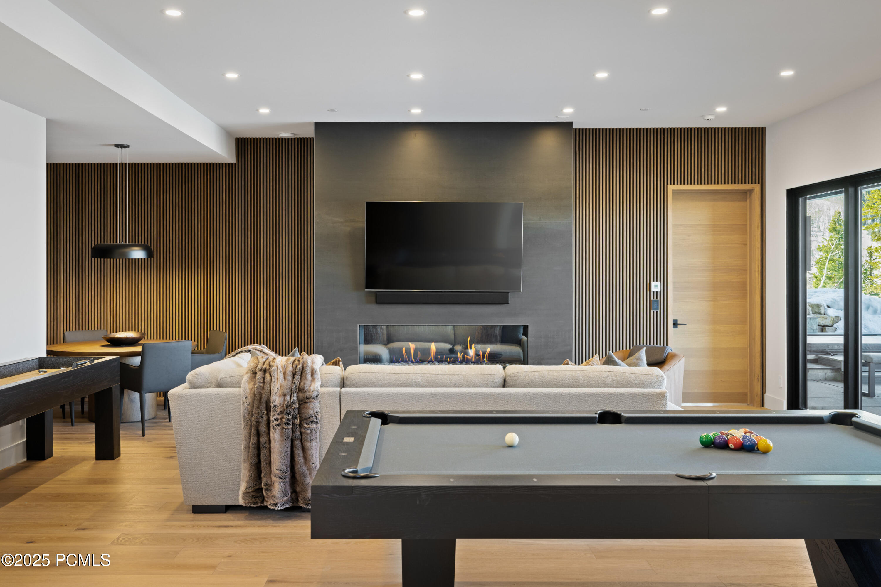 8903 Moonshadow Court