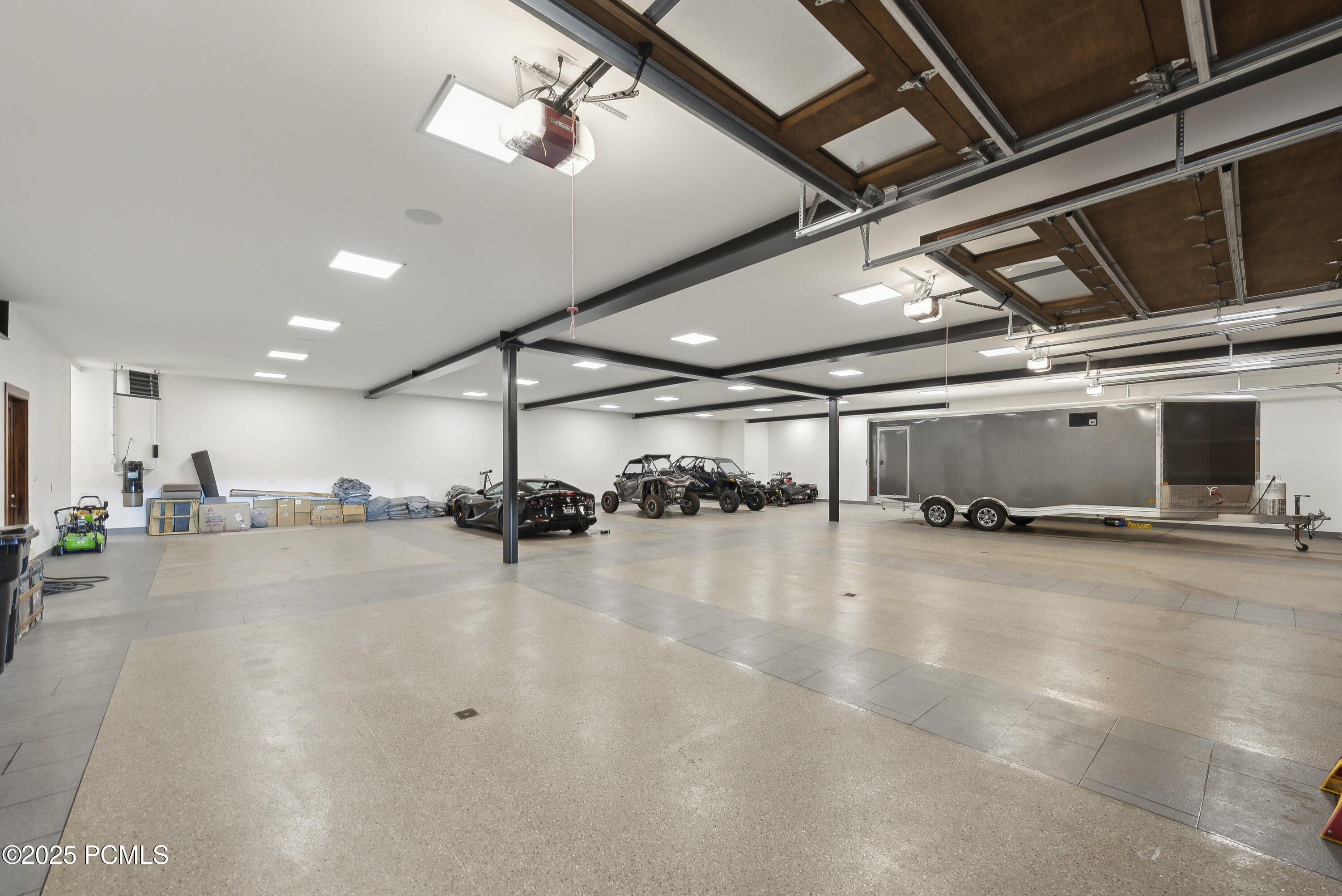 831 N Explorer Peak Drive