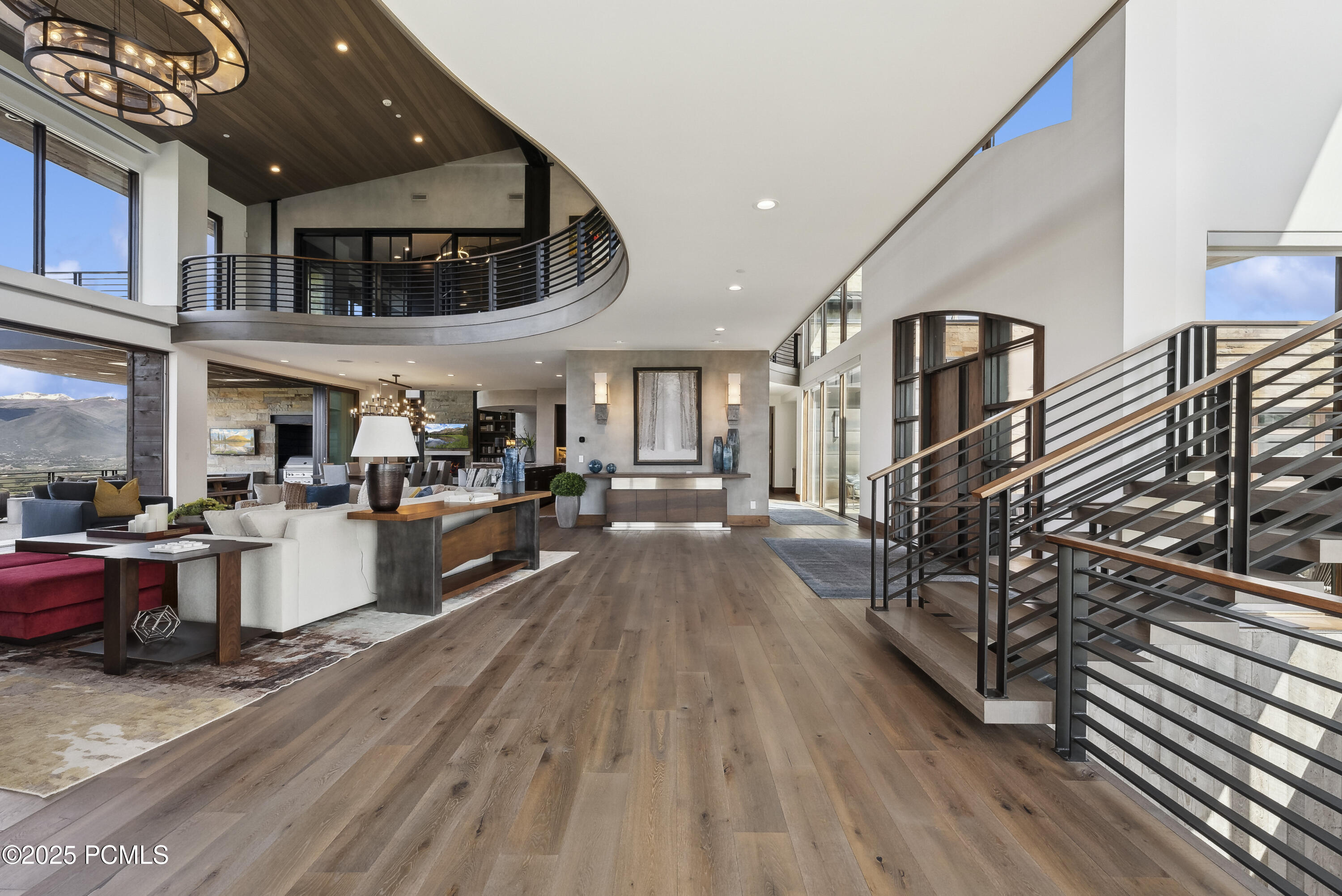 831 N Explorer Peak Drive