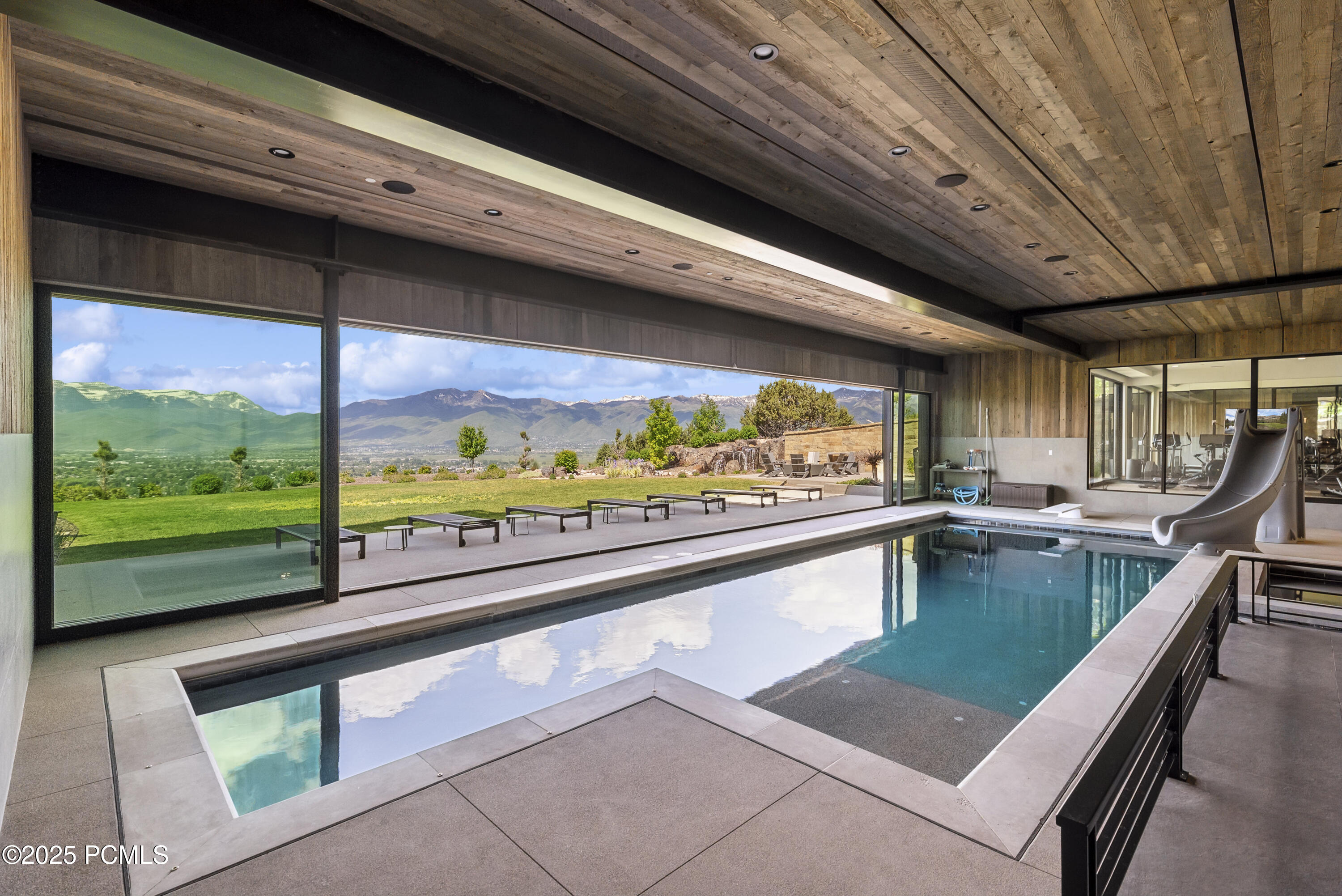 831 N Explorer Peak Drive