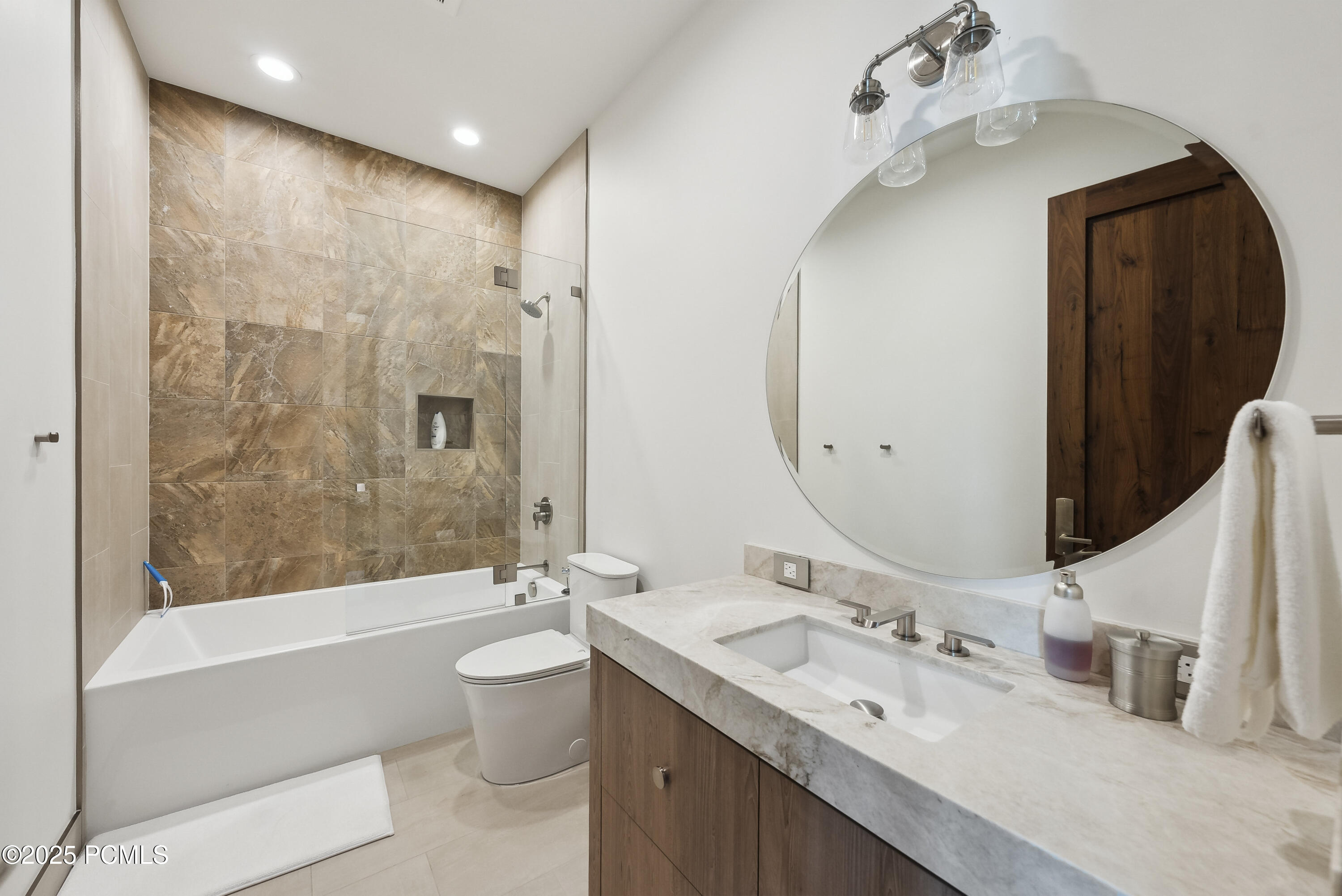 831 N Explorer Peak Drive