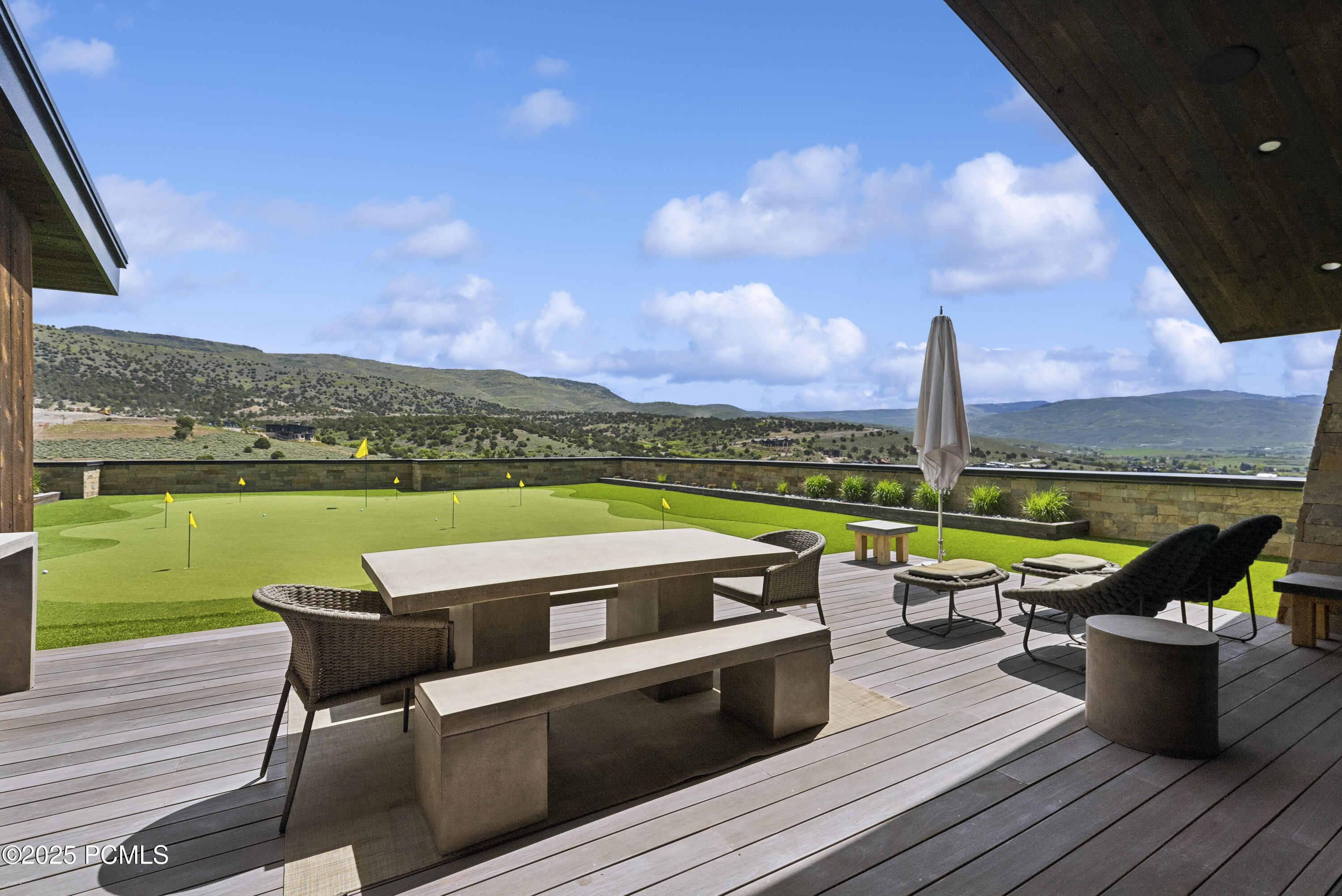 831 N Explorer Peak Drive