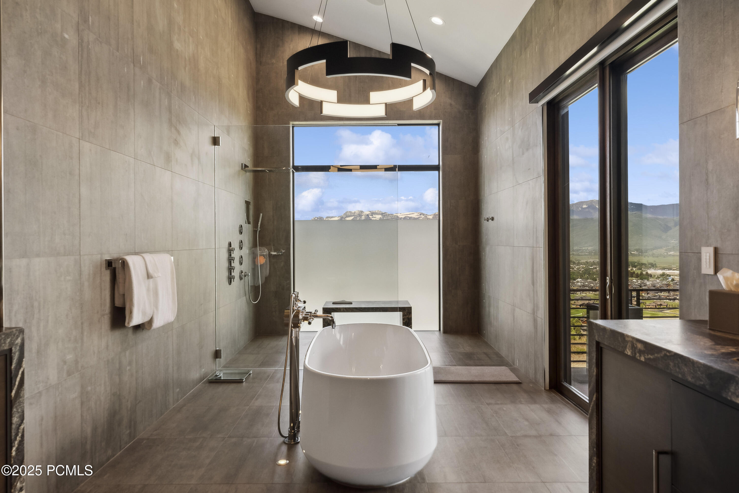 831 N Explorer Peak Drive